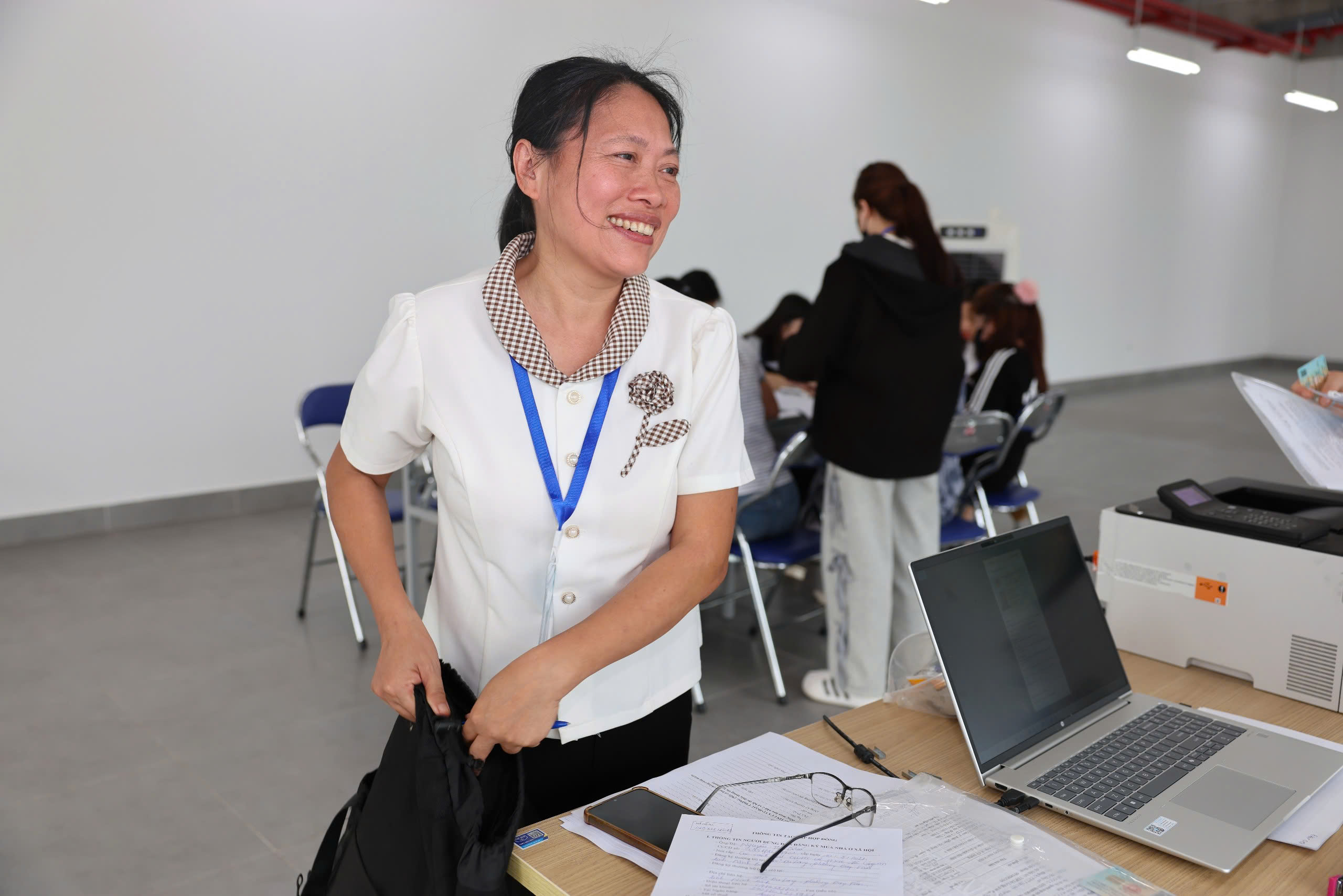 Ninh Bình: Hàng trăm khách hàng bốc thăm chọn căn hộ nhà ở xã hội tại Đồng Văn- Ảnh 21.