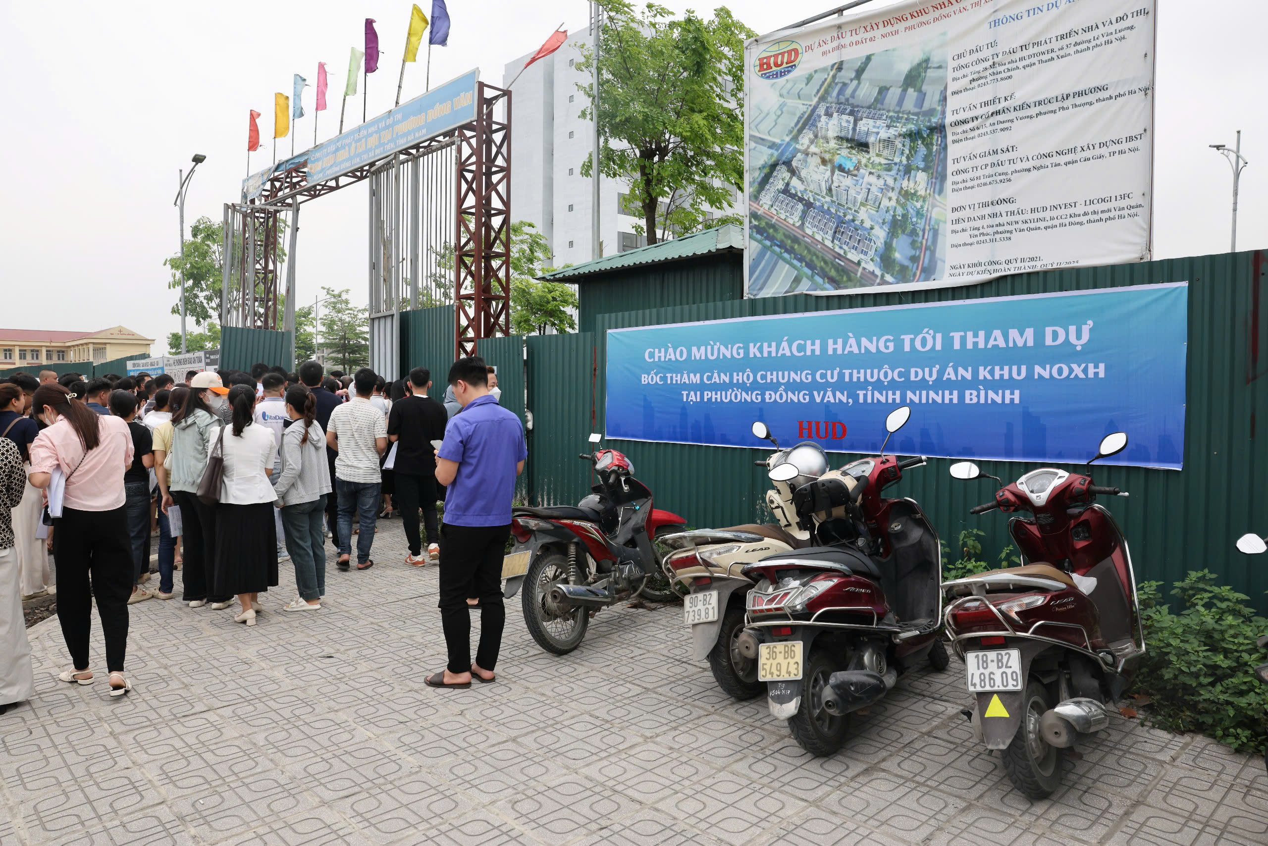 Ninh Bình: Hàng trăm khách hàng bốc thăm chọn căn hộ nhà ở xã hội tại Đồng Văn- Ảnh 5.