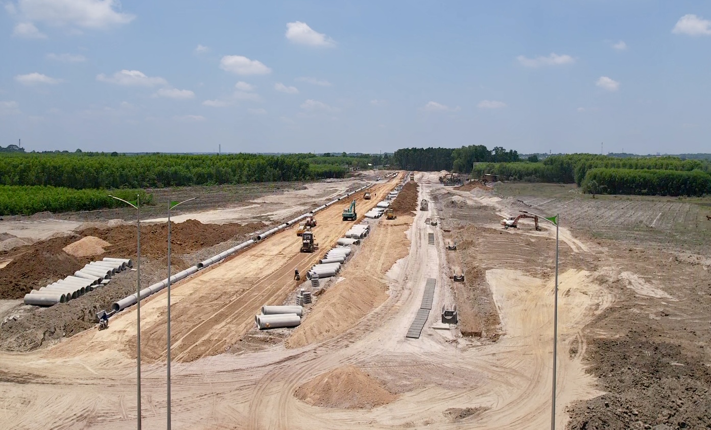 Đồng Nai: Đường 25C kịp c&aacute;n đ&iacute;ch cuối th&aacute;ng 6, 25B lo trễ hẹn v&igrave; vướng mặt bằng- Ảnh 2.