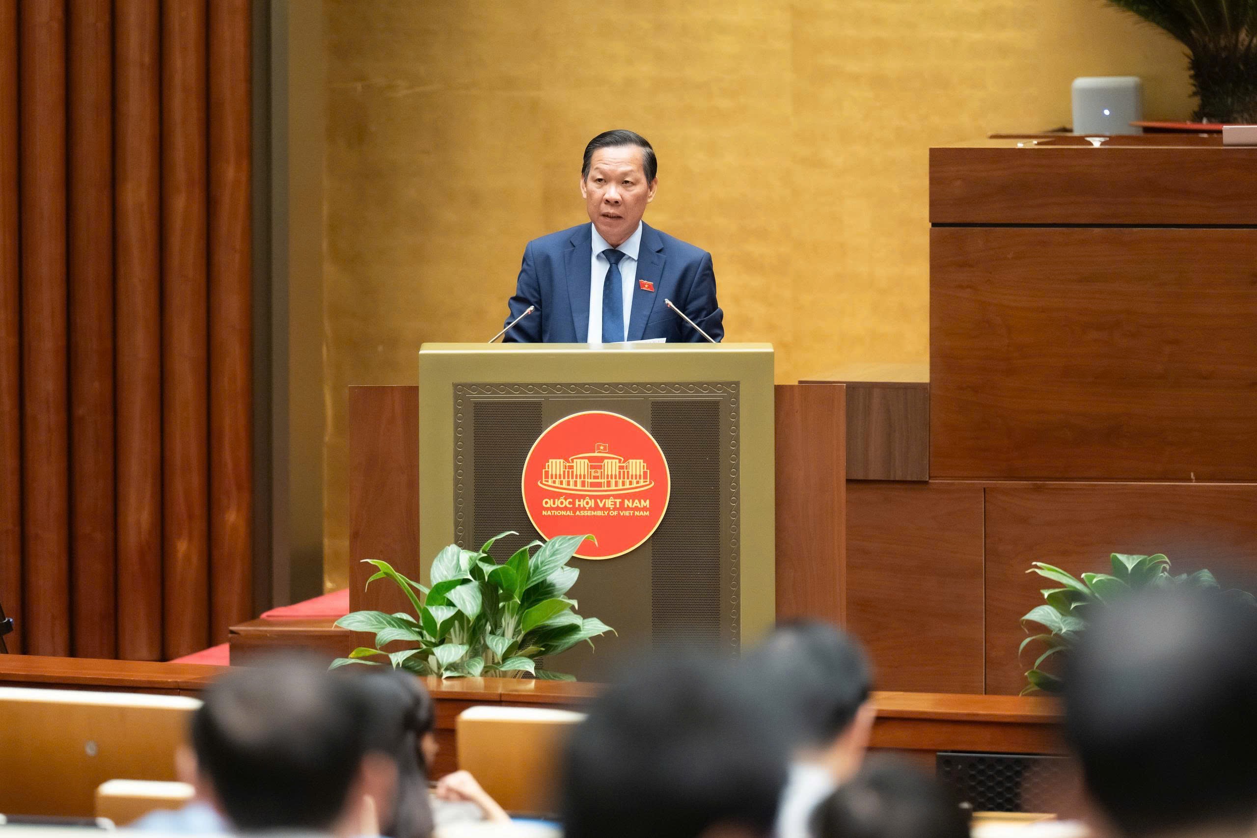 Tr&igrave;nh Quốc hội phương &aacute;n k&eacute;o d&agrave;i ưu đ&atilde;i thuế cho xe dưới 24 chỗ chạy pin- Ảnh 2.