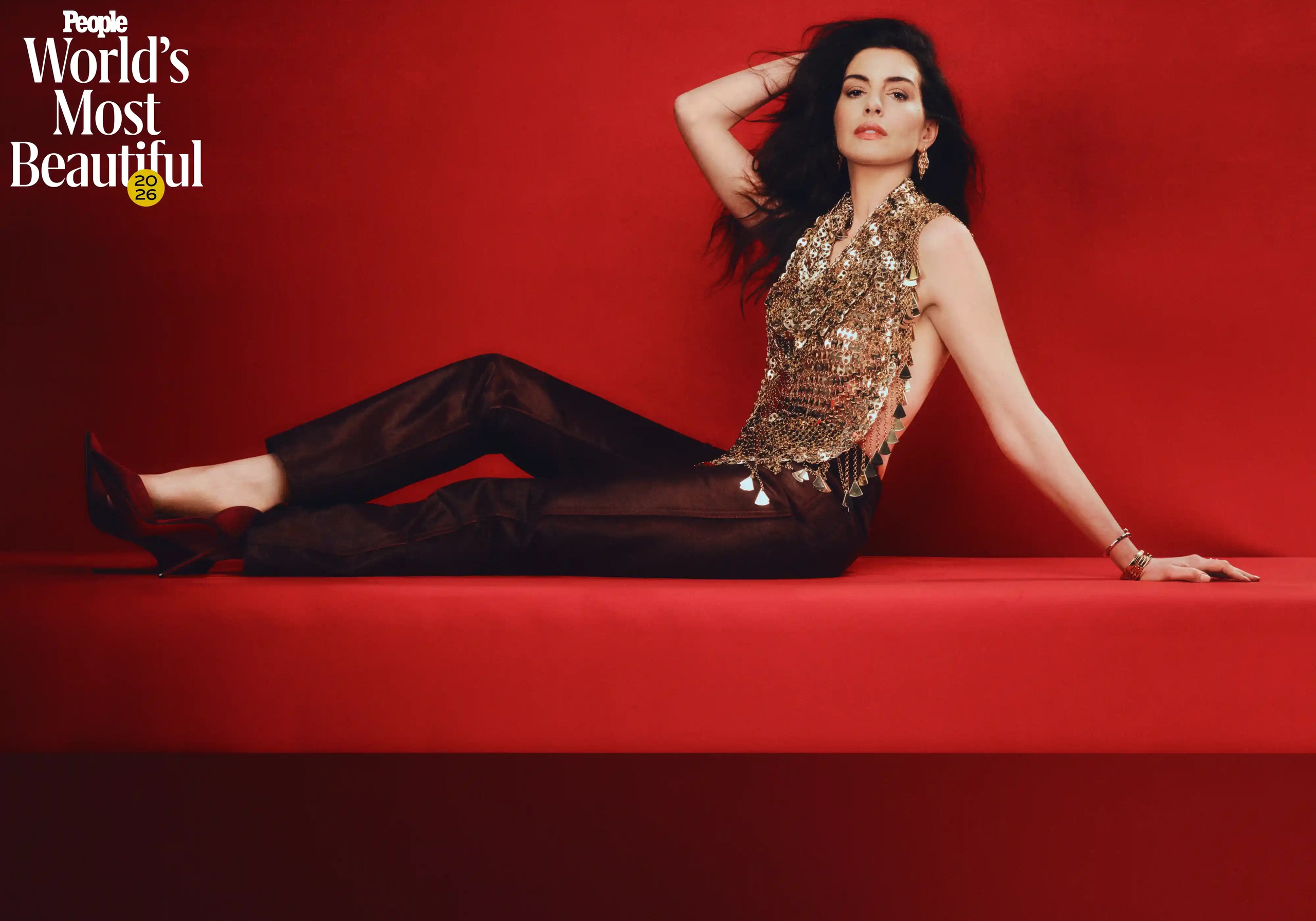 Minh tinh Anne Hathaway được vinh danh l&agrave; Người đẹp nhất thế giới năm 2026- Ảnh 2.