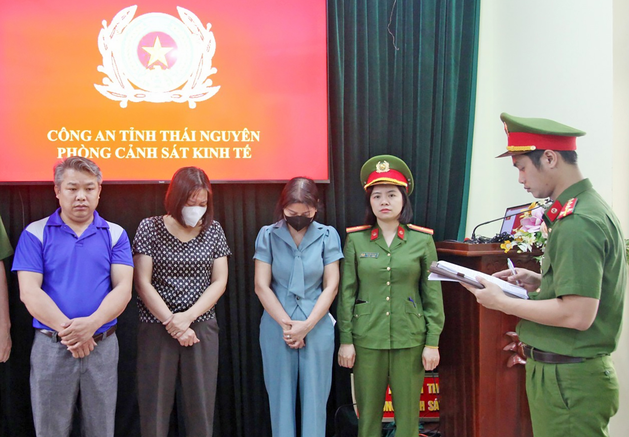 Kh&ocirc;ng khoan nhượng với thực phẩm bẩn- Ảnh 1.