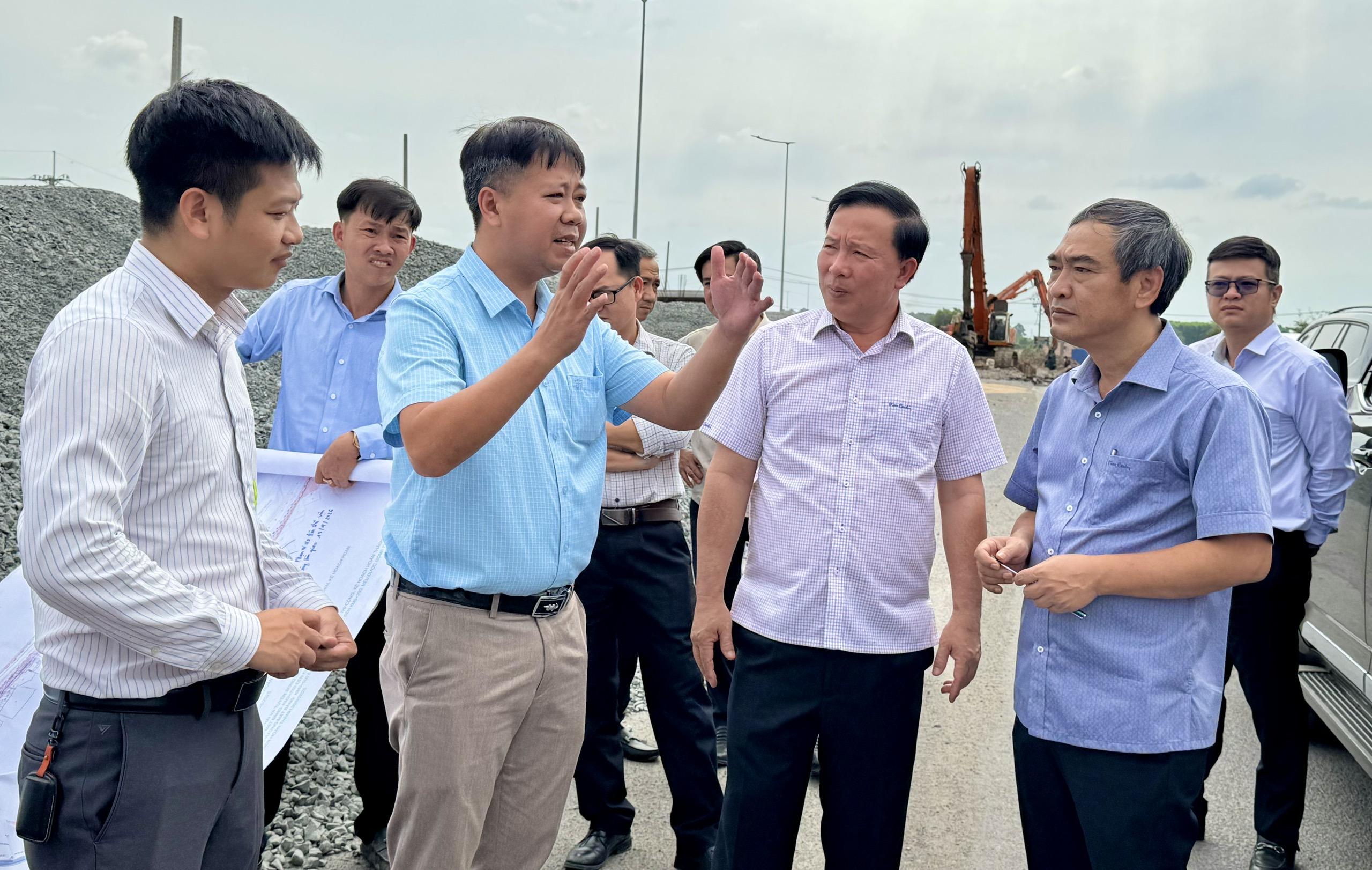 Đồng Nai: Đường 25C kịp c&aacute;n đ&iacute;ch cuối th&aacute;ng 6, 25B lo trễ hẹn v&igrave; vướng mặt bằng- Ảnh 3.