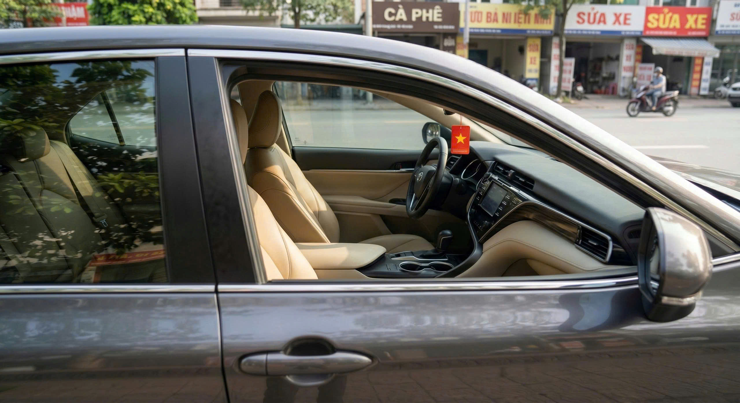 Cách làm mát nhanh khoang lái ô tô trong ngày nắng nóng- Ảnh 4.