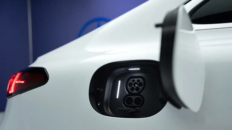 Mercedes C-Class EV 2027 tăng tốc như xe thể thao- Ảnh 10.