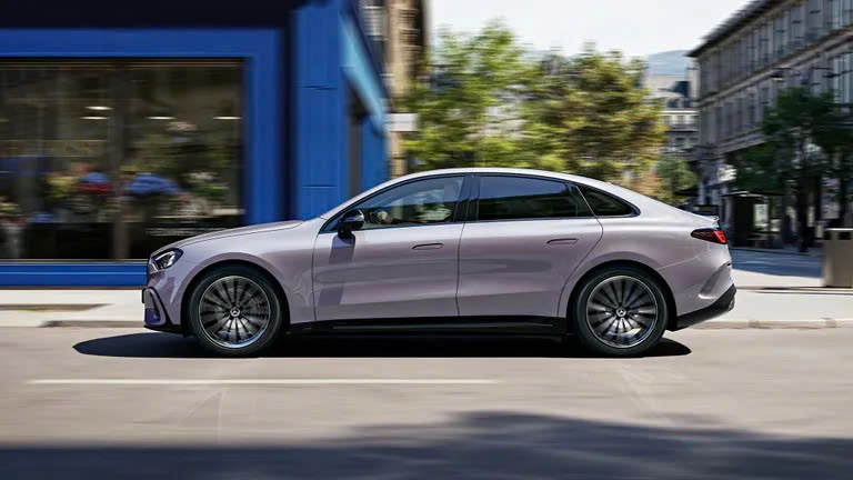 Mercedes C-Class EV 2027 tăng tốc như xe thể thao- Ảnh 1.