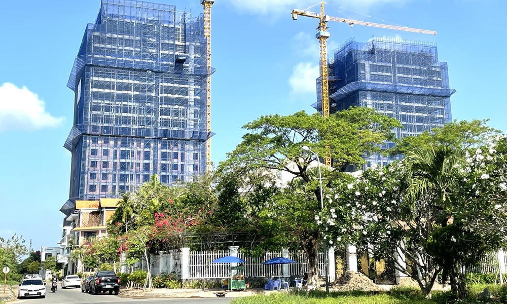 Cần Thơ: Cất nóc tòa nhà chung cư thương mại Cara River Park 20 tầng