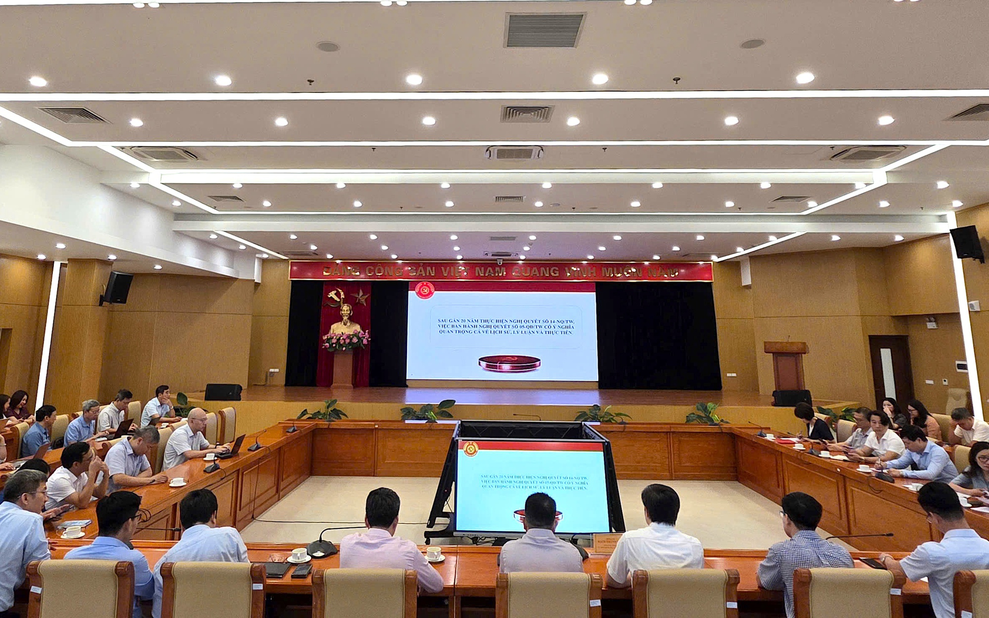 Đảng ủy Bộ X&acirc;y dựng kết nối hội nghị qu&aacute;n triệt văn bản về c&ocirc;ng t&aacute;c kiểm tra, gi&aacute;m s&aacute;t