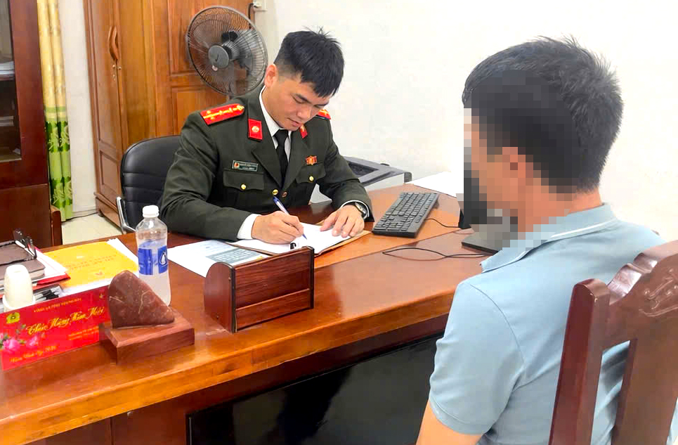 "B&aacute;o chốt" CSGT, nam thanh ni&ecirc;n bị phạt 7,5 triệu đồng- Ảnh 1.