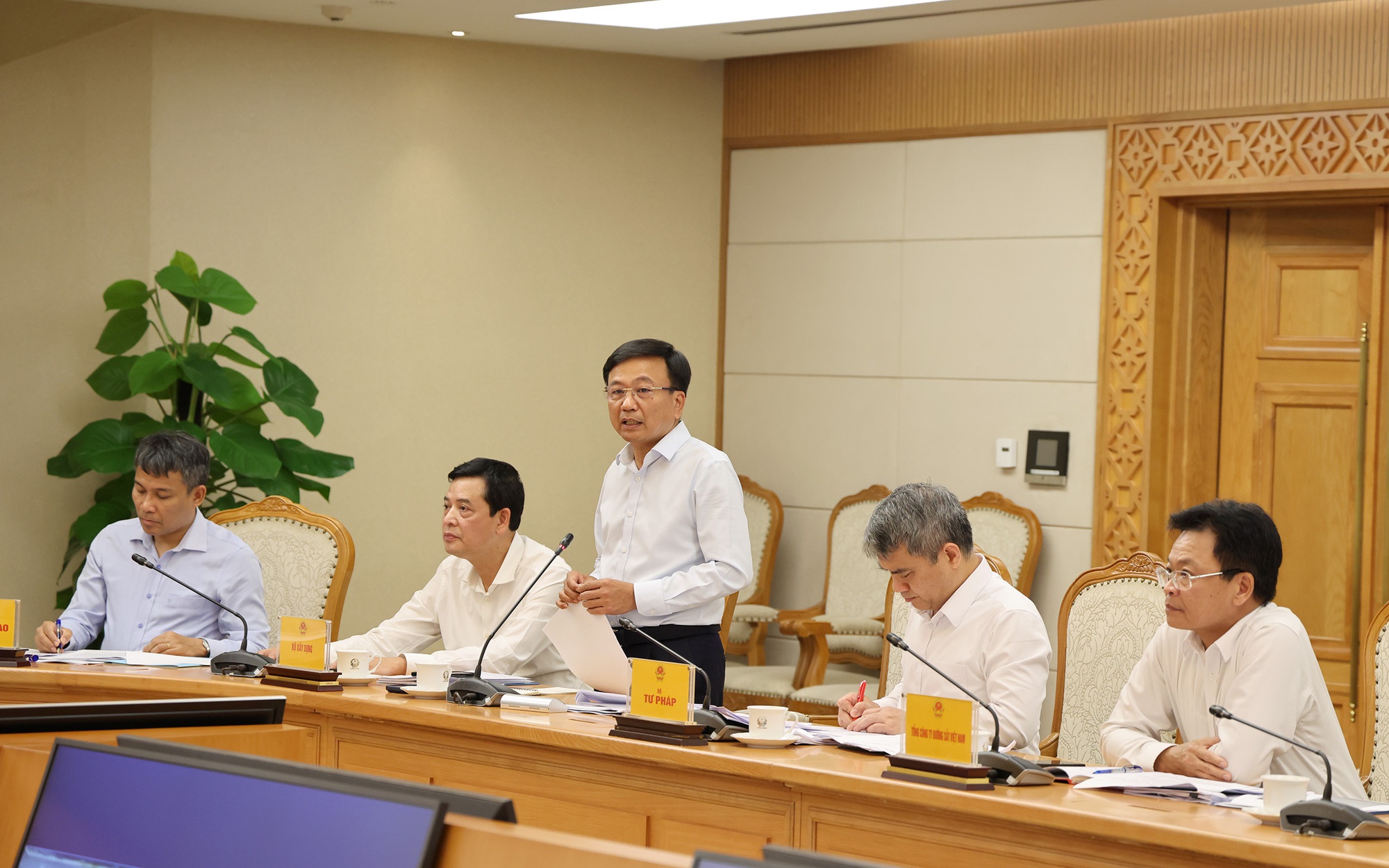 Triển khai hiệu quả nhất c&aacute;c dự &aacute;n đường sắt, g&oacute;p phần tăng trưởng 2 con số- Ảnh 4.