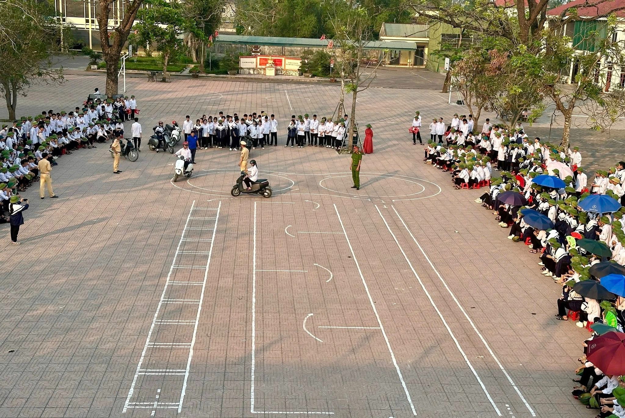H&agrave; Tĩnh: Đẩy mạnh tuy&ecirc;n truyền an to&agrave;n giao th&ocirc;ng cho học sinh- Ảnh 1.