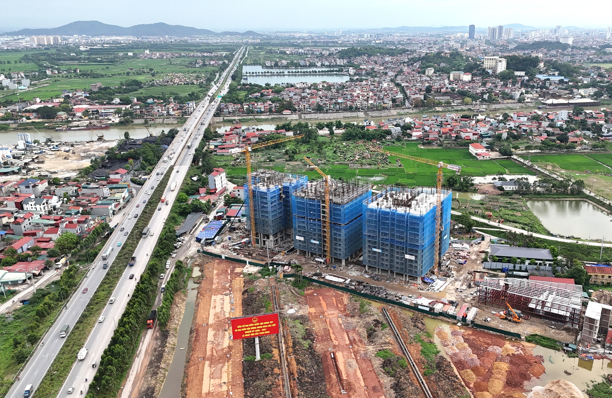 Cận cảnh dự án nhà ở xã hội có cả nhà để xe cho người thu nhập thấp tại Bắc Ninh- Ảnh 16.