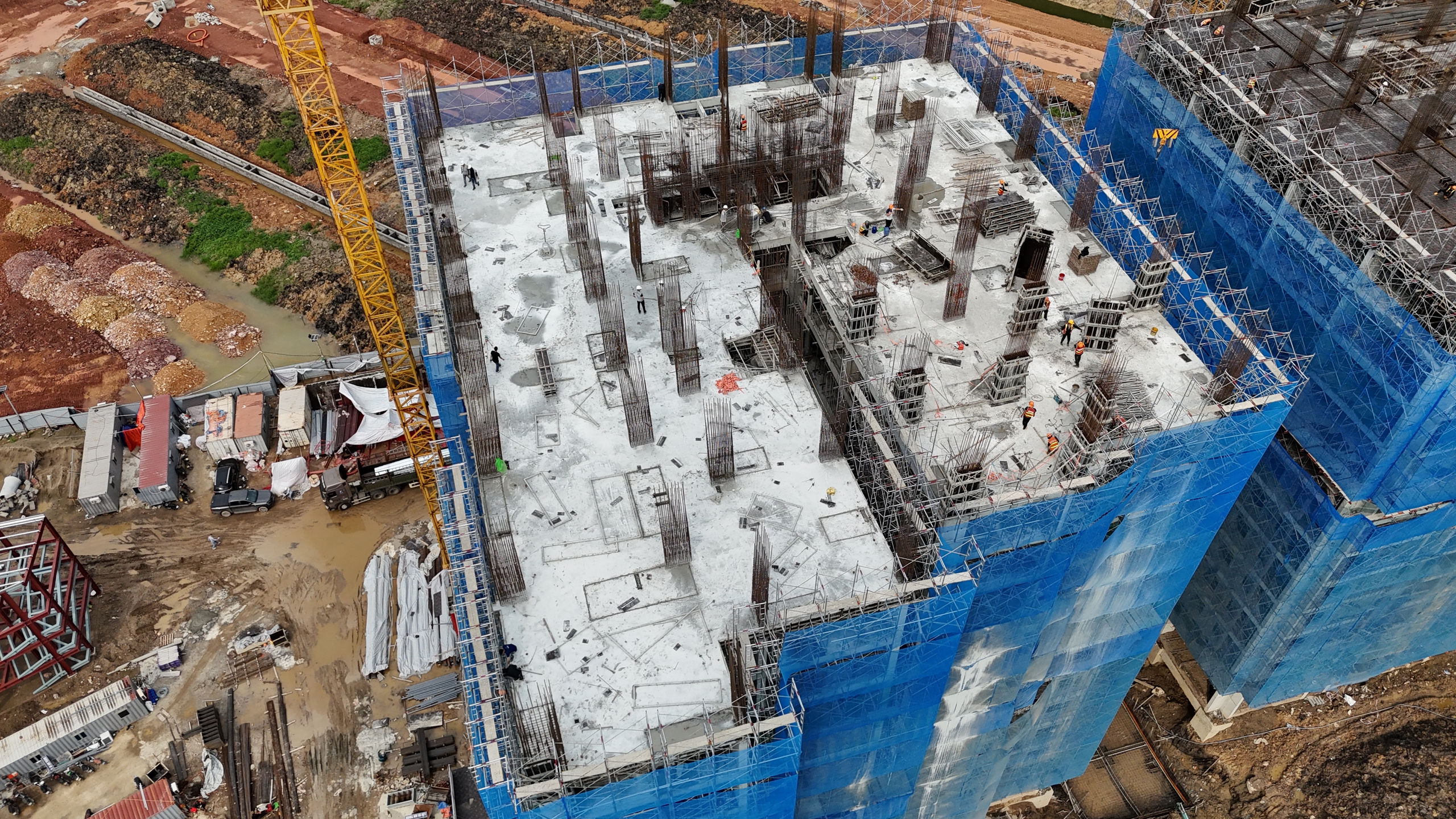 Cận cảnh dự án nhà ở xã hội có cả nhà để xe cho người thu nhập thấp tại Bắc Ninh- Ảnh 2.