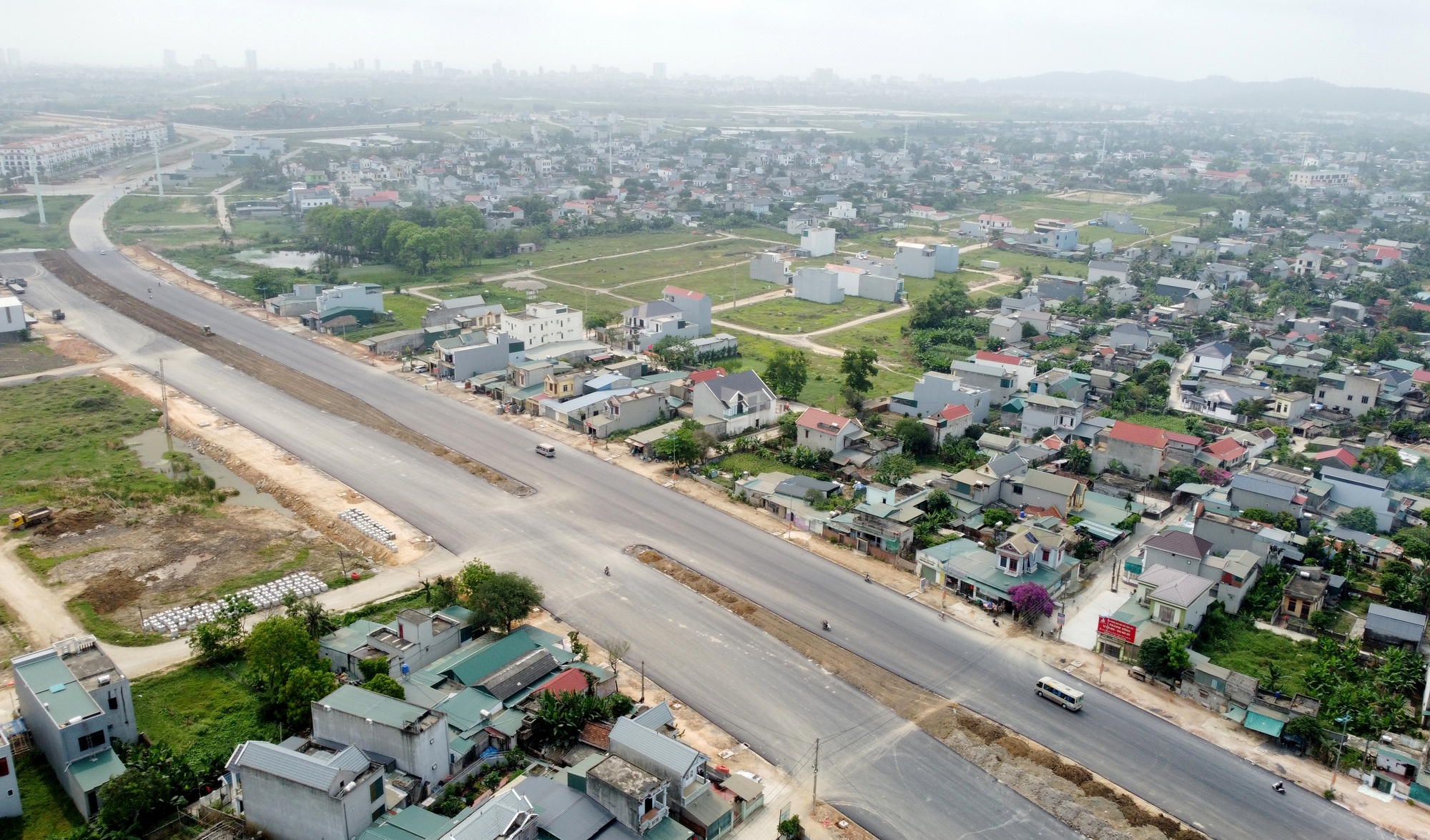 Ngắm những tuyến đường rộng th&ecirc;nh thang trị gi&aacute; h&agrave;ng ngh&igrave;n tỷ đồng ở Thanh H&oacute;a- Ảnh 11.