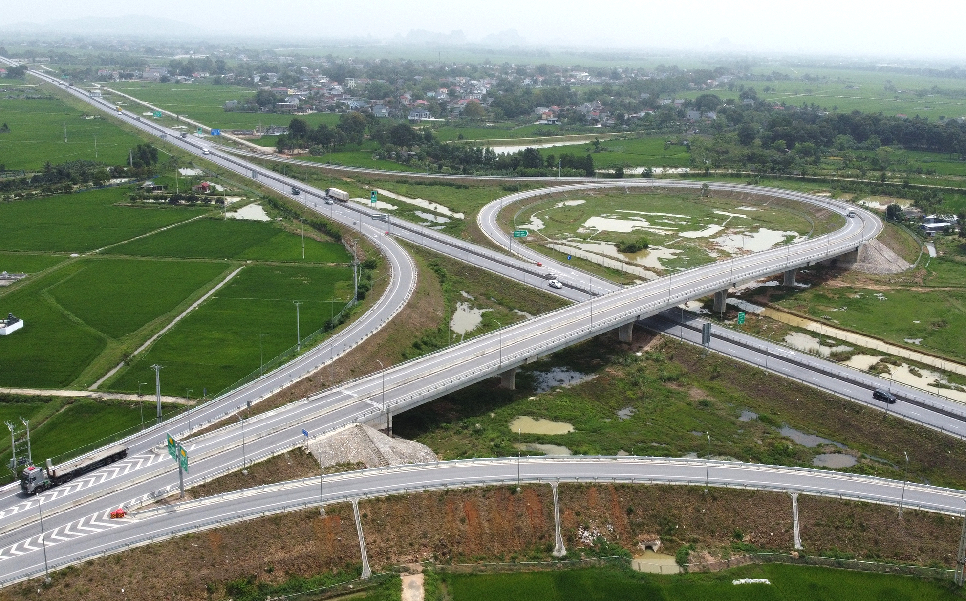 Ngắm những tuyến đường rộng th&ecirc;nh thang trị gi&aacute; h&agrave;ng ngh&igrave;n tỷ đồng ở Thanh H&oacute;a- Ảnh 8.