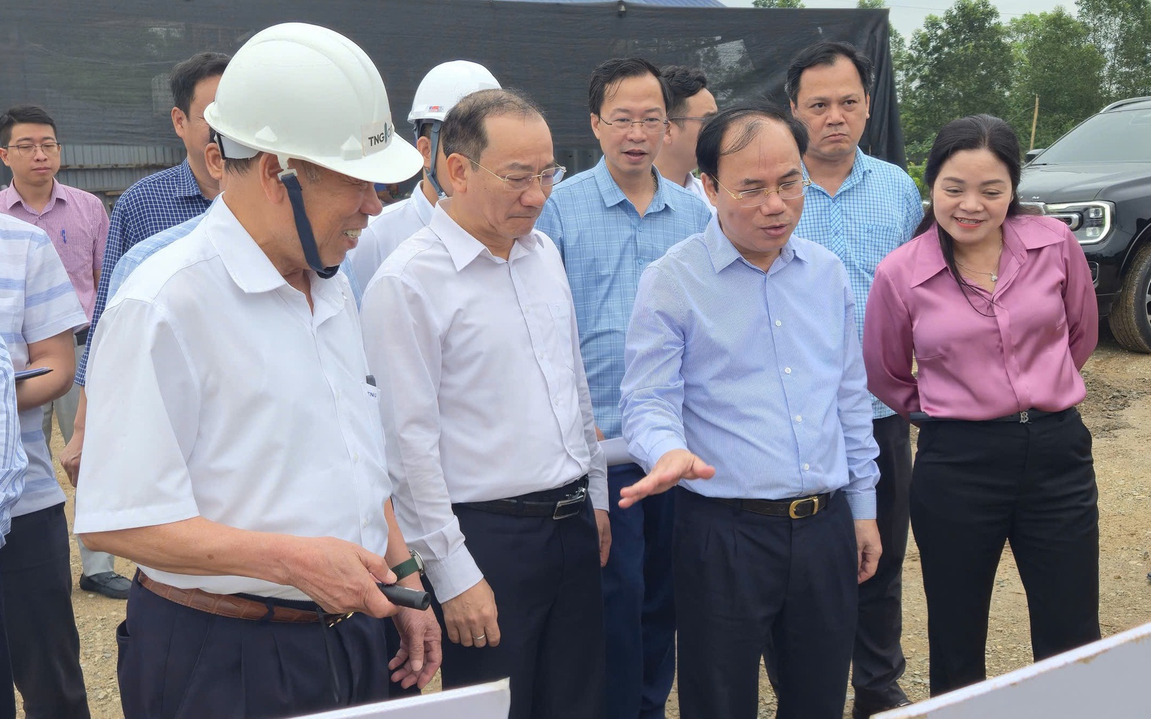 Thứ trưởng Nguyễn Văn Sinh yêu cầu đẩy nhanh tiến độ nhà ở xã hội tại Quảng Ninh- Ảnh 8.