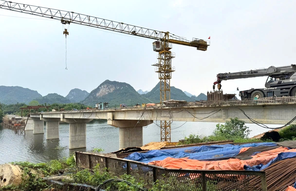 Cầu hơn 210 tỷ đồng ở x&atilde; miền n&uacute;i Thanh Ho&aacute; th&ocirc;ng xe th&aacute;ng 10/2026- Ảnh 1.