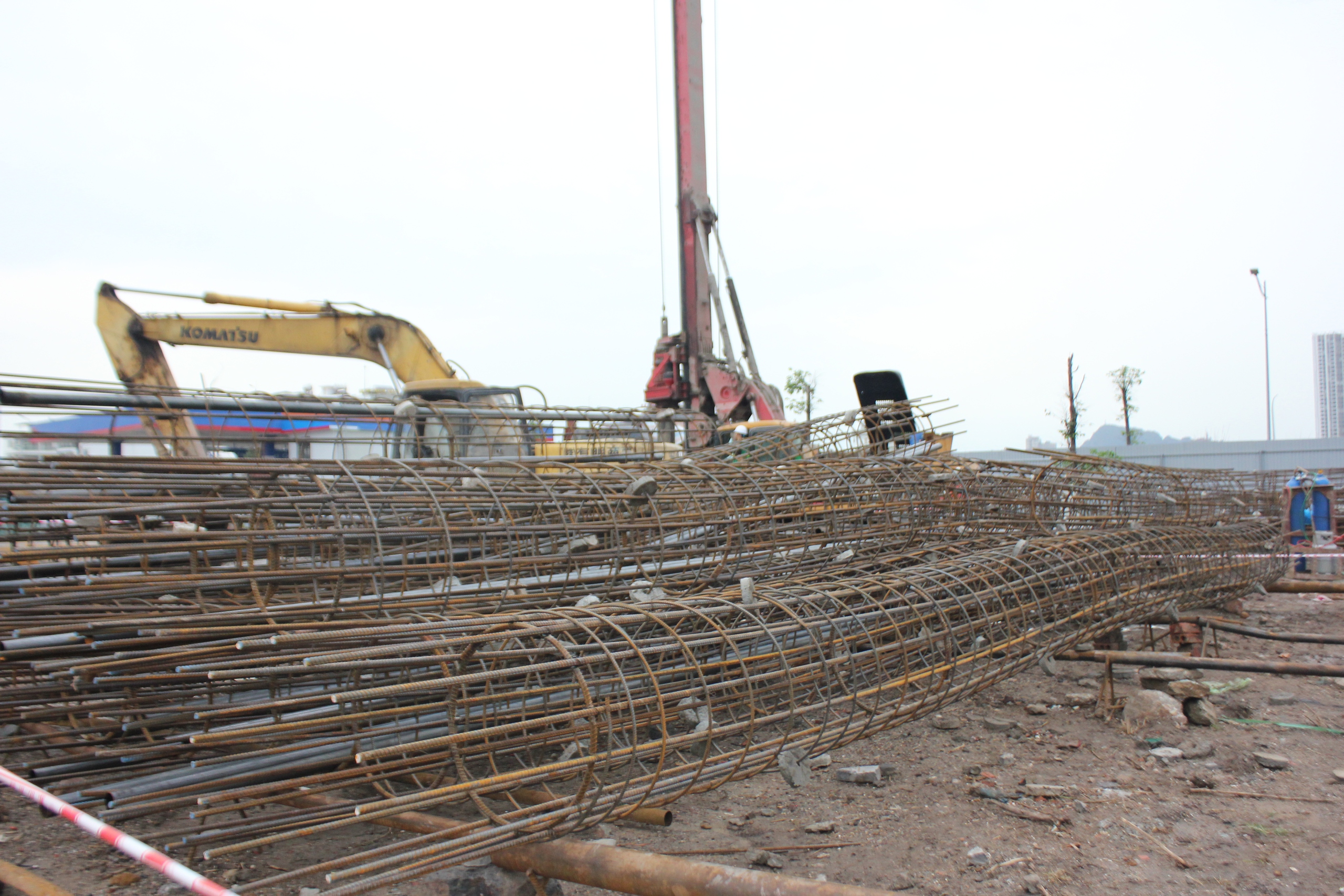 Thứ trưởng Nguyễn Văn Sinh yêu cầu đẩy nhanh tiến độ nhà ở xã hội tại Quảng Ninh- Ảnh 7.