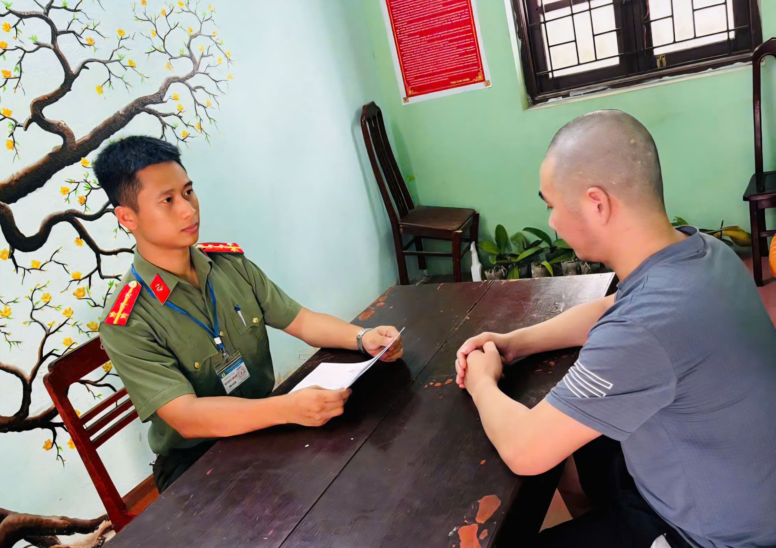 Ninh B&igrave;nh khởi tố đối tượng trong đường d&acirc;y &ldquo;đổ thạch&rdquo; lừa đảo hơn 1 tỷ đồng online- Ảnh 1.