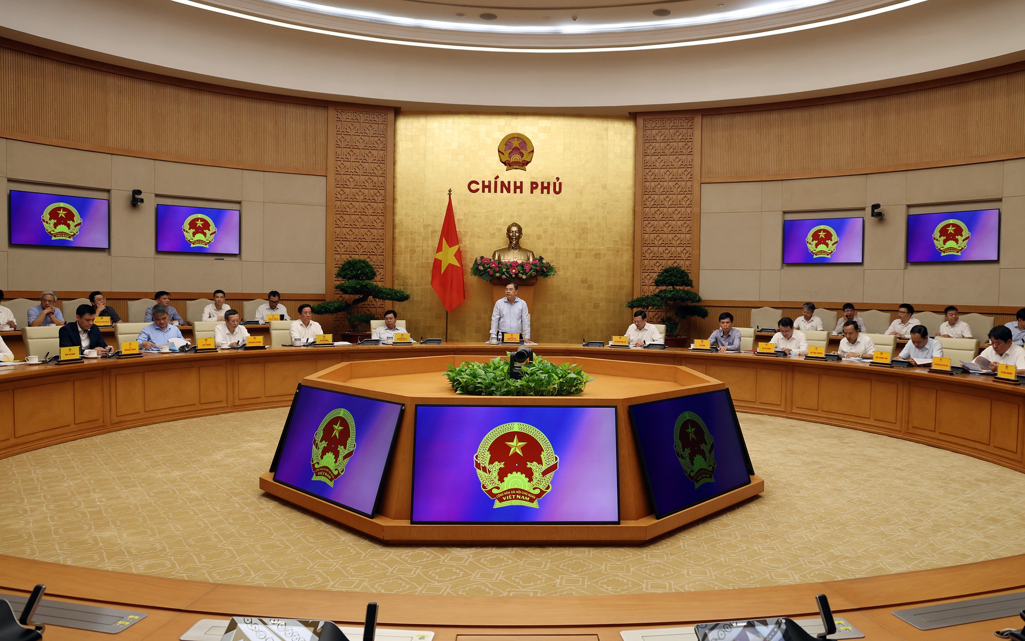 Bảo đảm c&aacute;c c&ocirc;ng tr&igrave;nh, dự &aacute;n phục vụ Hội nghị APEC 2027 ho&agrave;n th&agrave;nh đ&uacute;ng thời hạn- Ảnh 2.