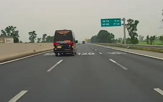 L&acirc;m Đồng: Hai xe kh&aacute;ch nhồi nh&eacute;t h&agrave;nh kh&aacute;ch, bị phạt gần 190 triệu đồng- Ảnh 3.