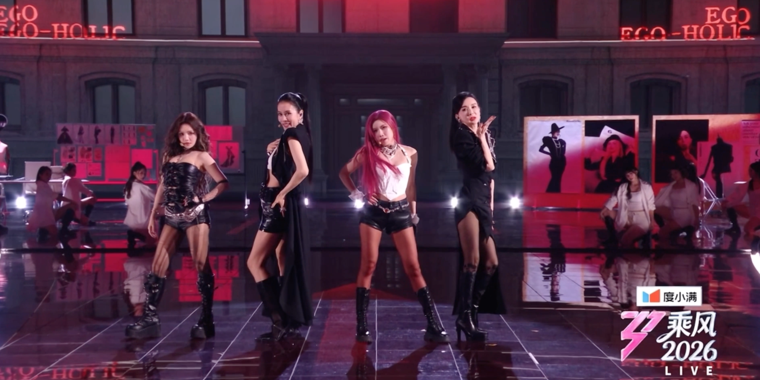 Trang Ph&aacute;p rap tiếng Việt trong tiết mục chiến thắng tại C&ocirc;ng diễn 2 của Đạp gi&oacute;- Ảnh 1.