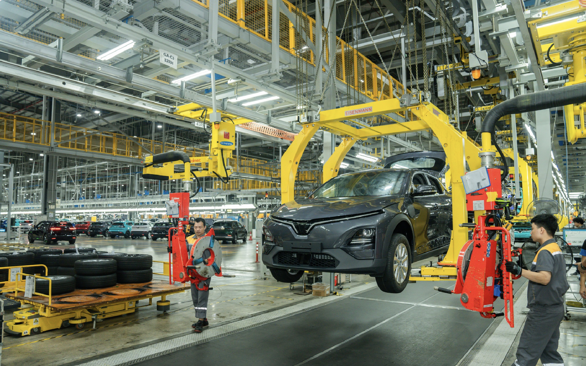 K&eacute;o d&agrave;i ưu đ&atilde;i thuế ti&ecirc;u thụ đặc biệt với xe điện, bỏ ngưỡng chịu thuế 500 triệu đồng
