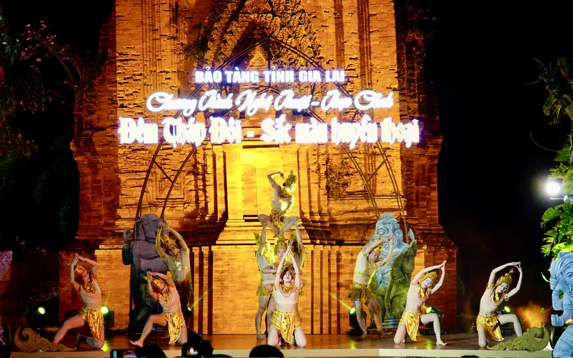 Gia Lai trưng b&agrave;y gần 100 h&igrave;nh ảnh, tư liệu qu&yacute; về B&aacute;c Hồ- Ảnh 3.