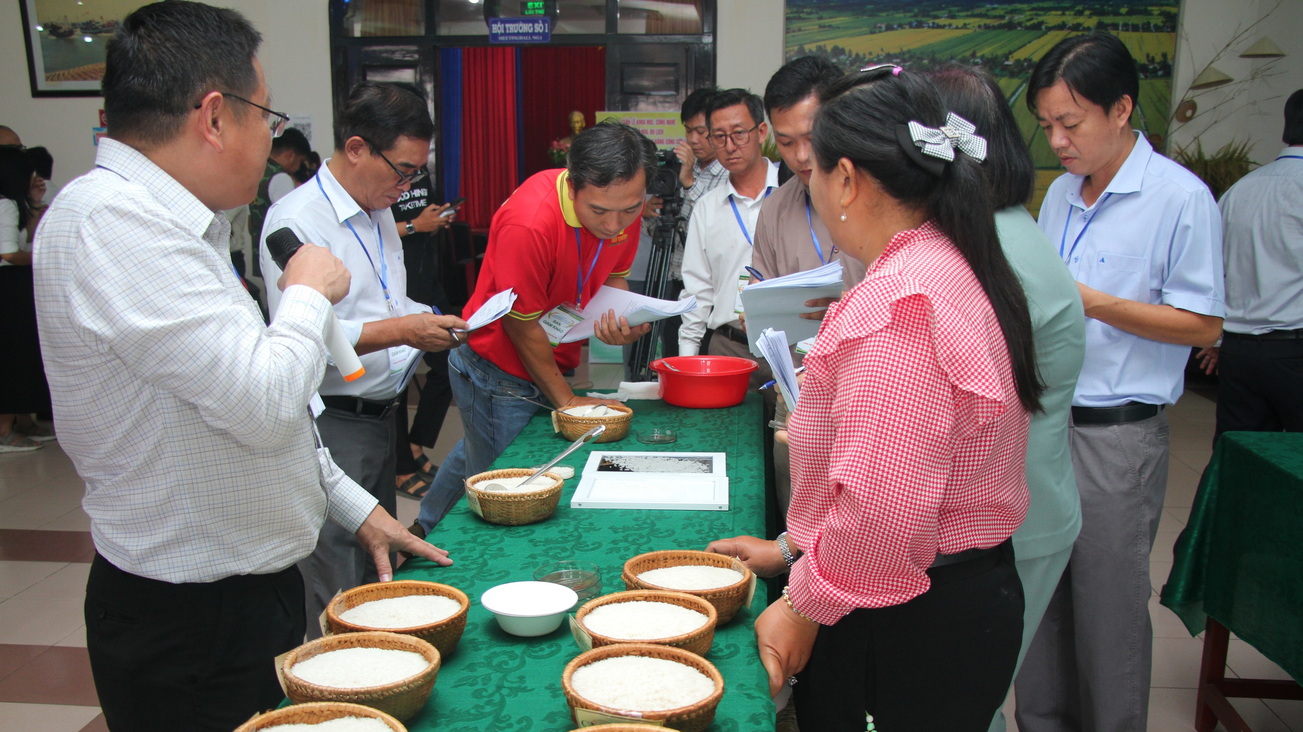 C&agrave; Mau: Cao tốc đưa v&agrave;o khai th&aacute;c, kh&aacute;ch du lịch dịp lễ 30/4-1/5 tăng vọt- Ảnh 3.