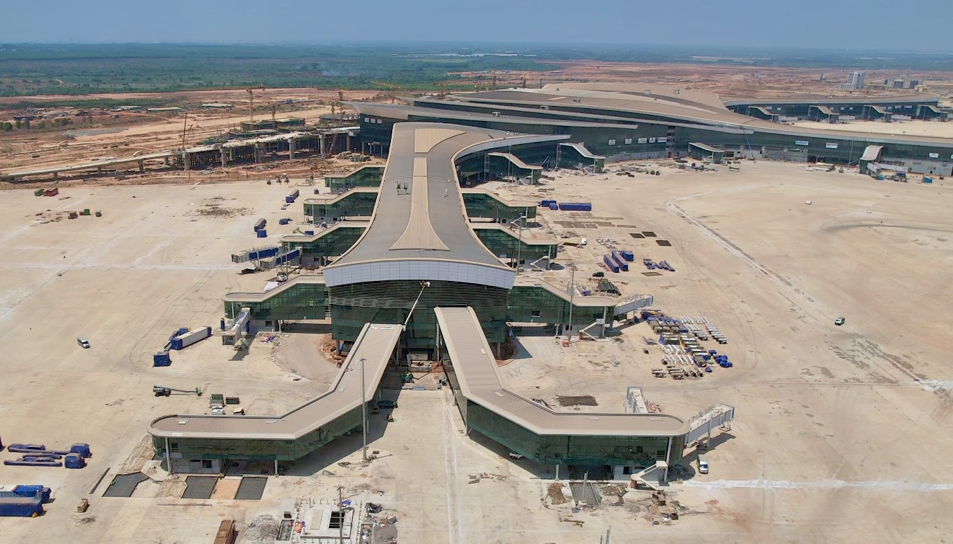 H&igrave;nh ảnh mới nhất b&ecirc;n trong đại c&ocirc;ng trường s&acirc;n bay Long Th&agrave;nh- Ảnh 18.