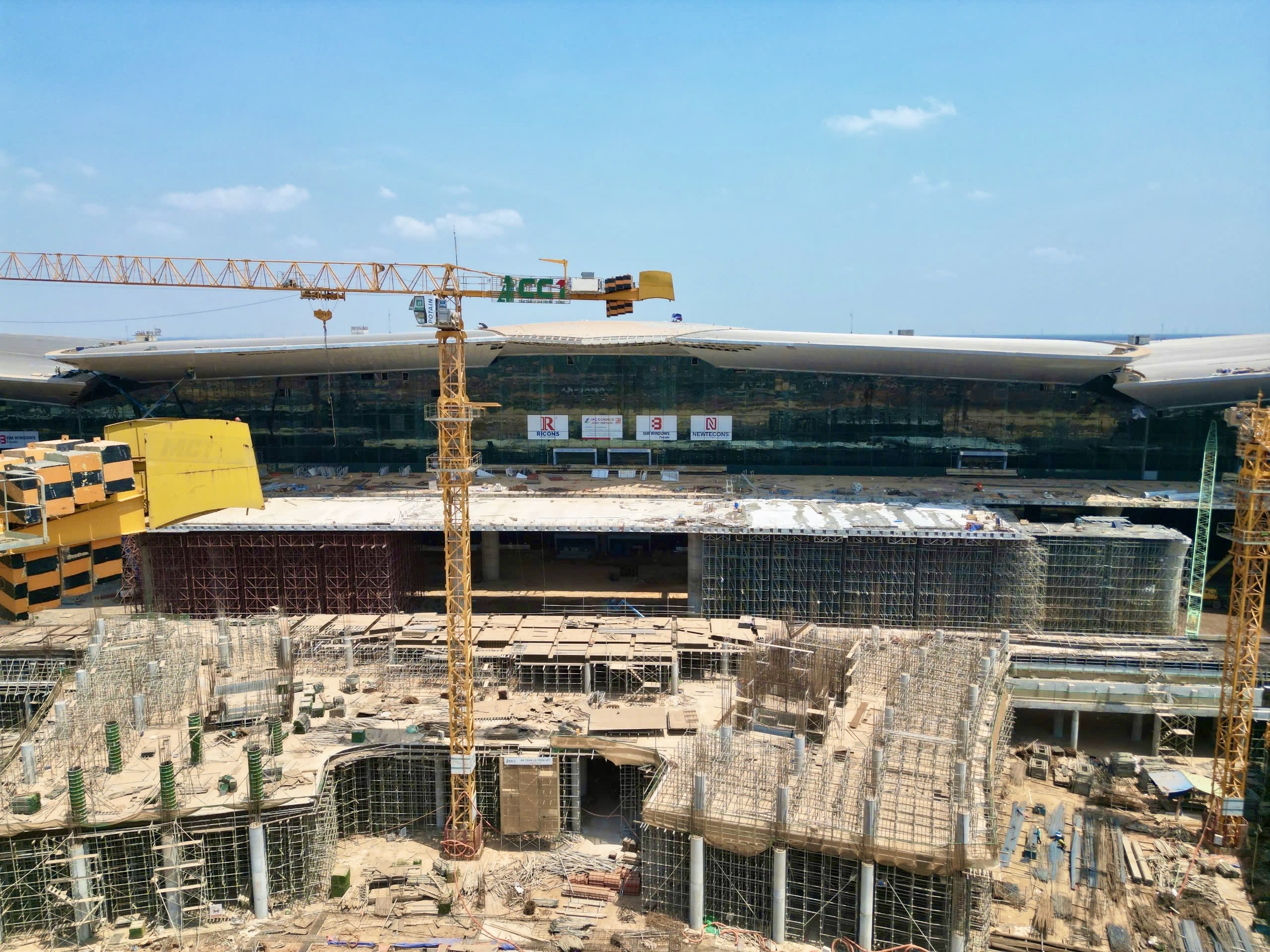 H&igrave;nh ảnh mới nhất b&ecirc;n trong đại c&ocirc;ng trường s&acirc;n bay Long Th&agrave;nh- Ảnh 6.