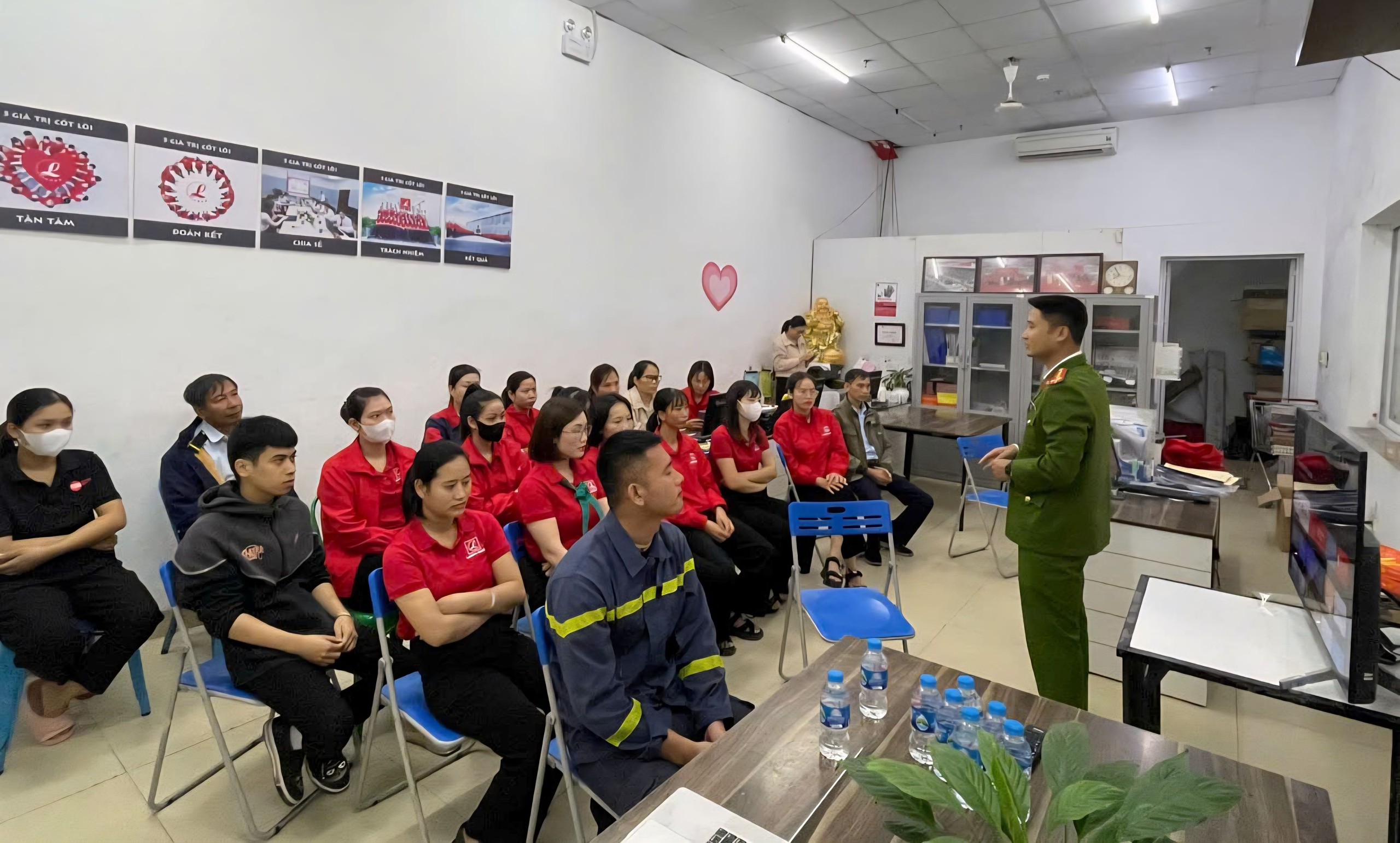 Ninh B&igrave;nh phổ biến PCCC tới 2.200 lượt người, xử l&yacute; 6 vi phạm- Ảnh 1.