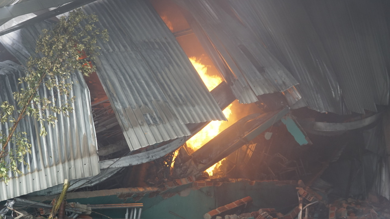 Gia Lai: Ch&aacute;y lớn tại hai doanh nghiệp trong Khu c&ocirc;ng nghiệp Nhơn Hội- Ảnh 4.