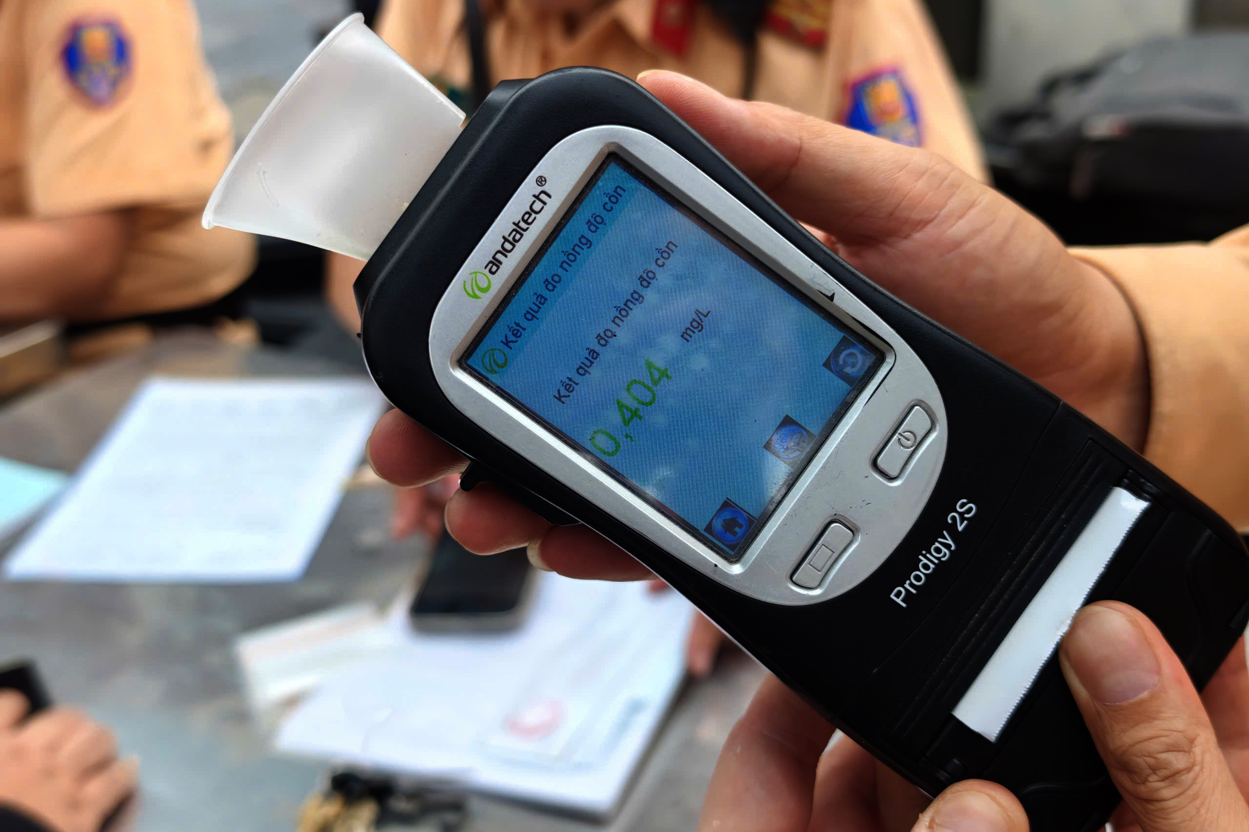 CSGT xử l&yacute; xuy&ecirc;n nghỉ lễ, nhiều t&agrave;i xế c&oacute; nồng độ cồn vượt mức "kịch khung" bị tạm giữ xe- Ảnh 9.