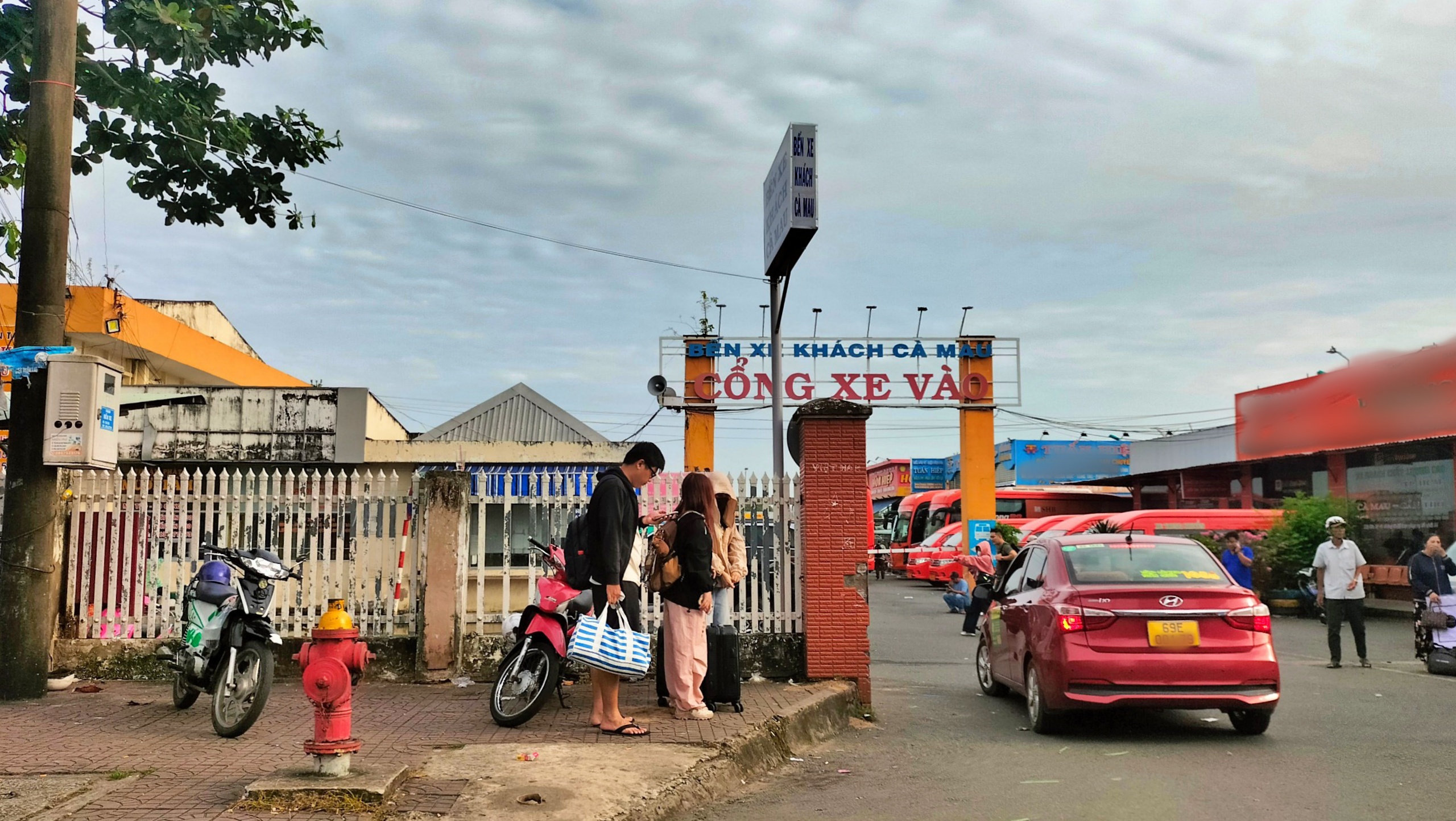 C&agrave; Mau: Tăng cường điều h&agrave;nh bến xe, kh&ocirc;ng để h&agrave;nh kh&aacute;ch lỡ chuyến dịp lễ 30/4 - 1/5- Ảnh 3.