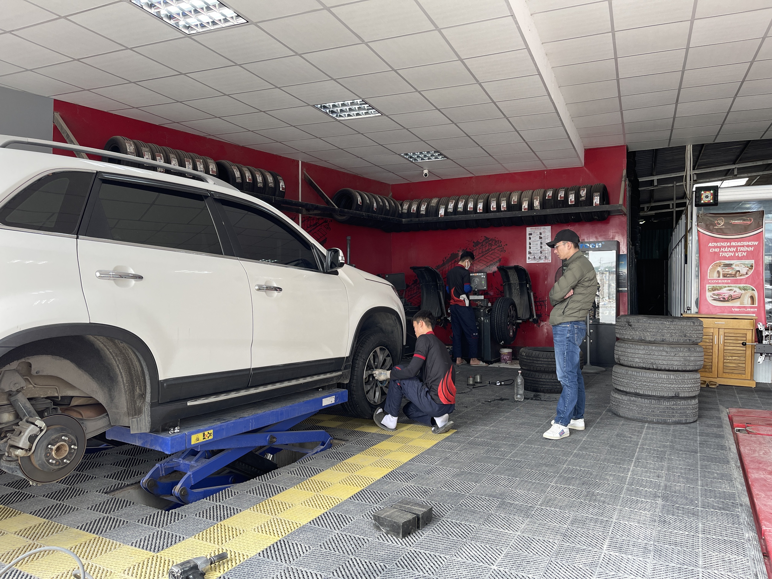 Tự lái ô tô đi du lịch dịp nghỉ lễ, chủ xe cần lưu ý gì?- Ảnh 1.