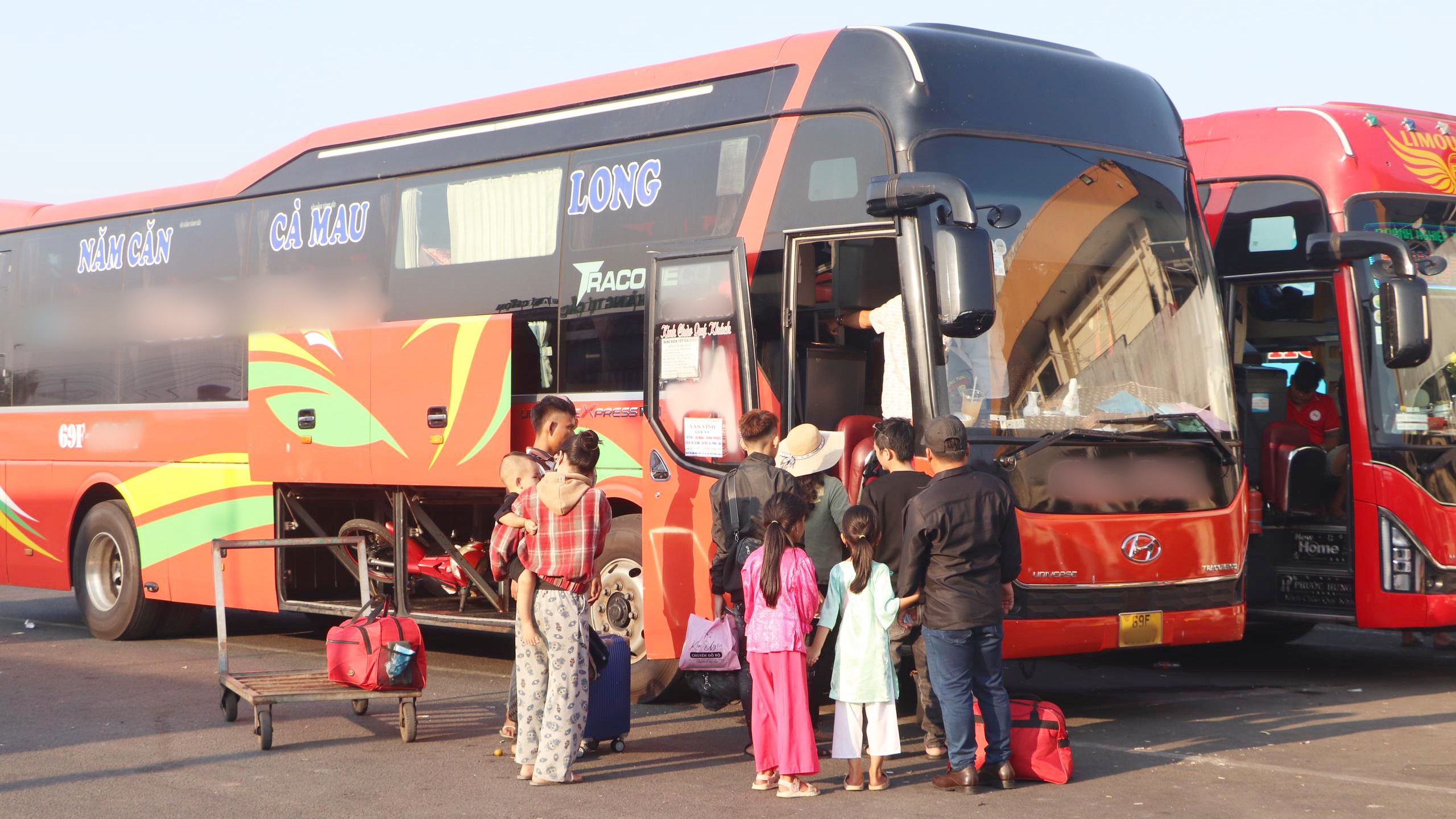C&agrave; Mau: Tăng cường điều h&agrave;nh bến xe, kh&ocirc;ng để h&agrave;nh kh&aacute;ch lỡ chuyến dịp lễ 30/4 - 1/5- Ảnh 1.