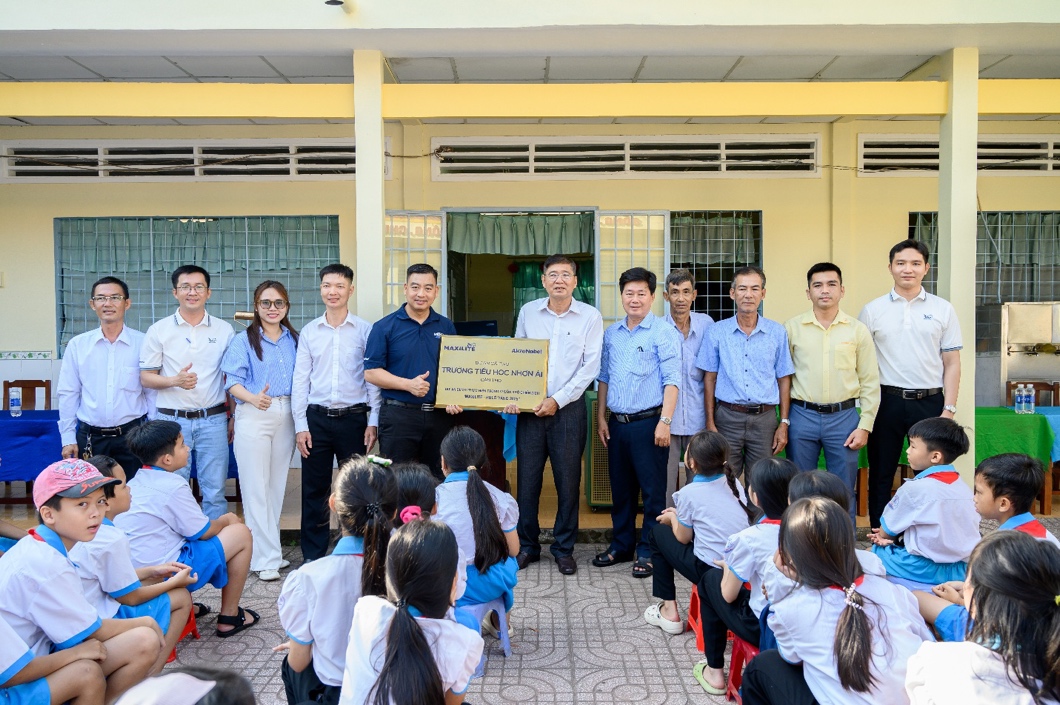 Maxilite - Rul&ocirc; V&agrave;ng: Khi người thợ sơn trở th&agrave;nh đại sứ lan tỏa sắc m&agrave;u cộng đồng- Ảnh 3.