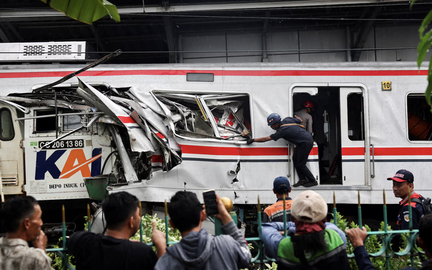 Tai nạn t&agrave;u ở Indonesia: Số người thiệt mạng tăng cao, Tổng thống ra chỉ đạo quan trọng