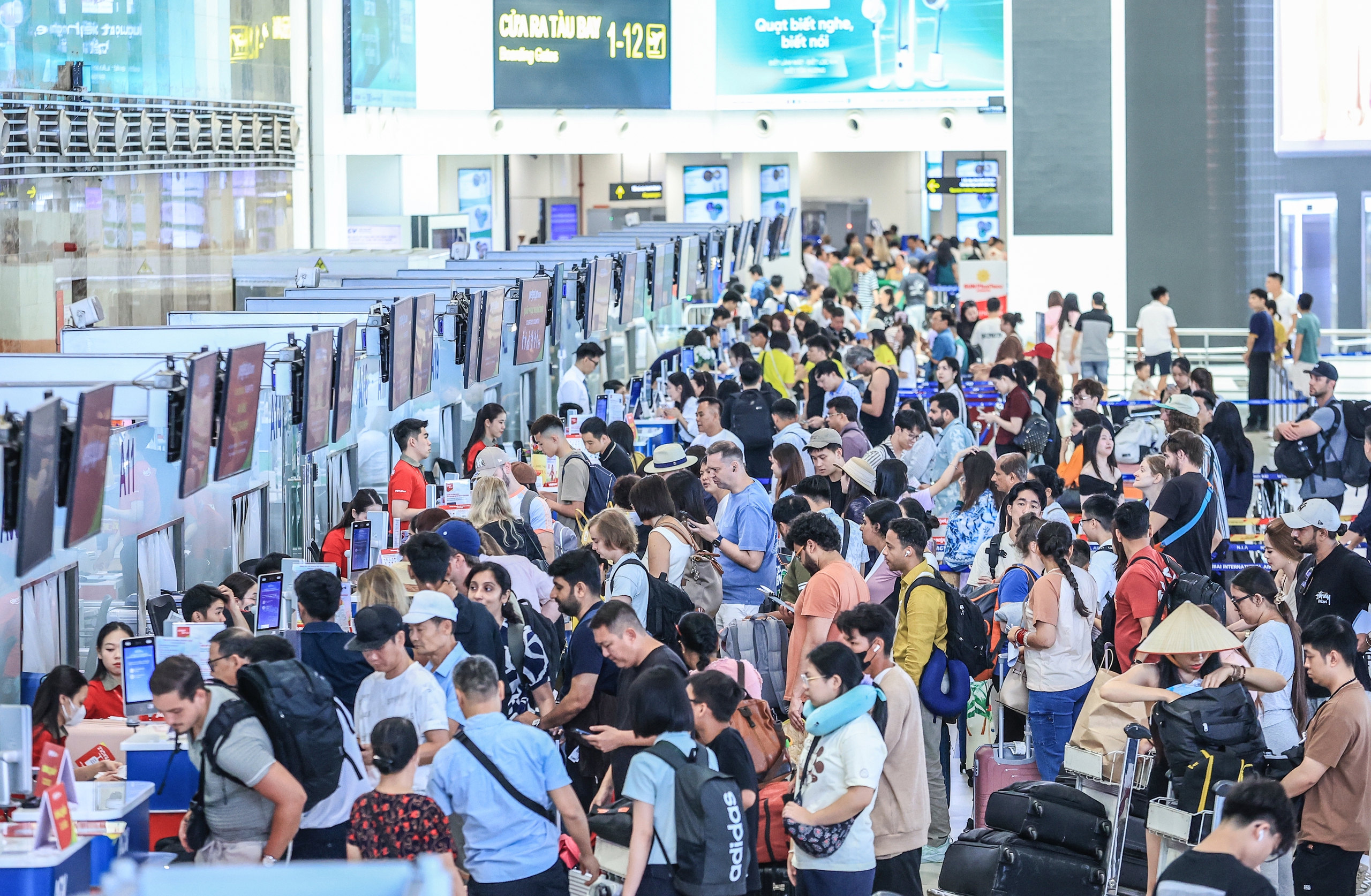 S&acirc;n bay Nội B&agrave;i sẵn s&agrave;ng đ&oacute;n 113 ngh&igrave;n lượt kh&aacute;ch ng&agrave;y cao điểm dịp lễ 30/4- Ảnh 1.