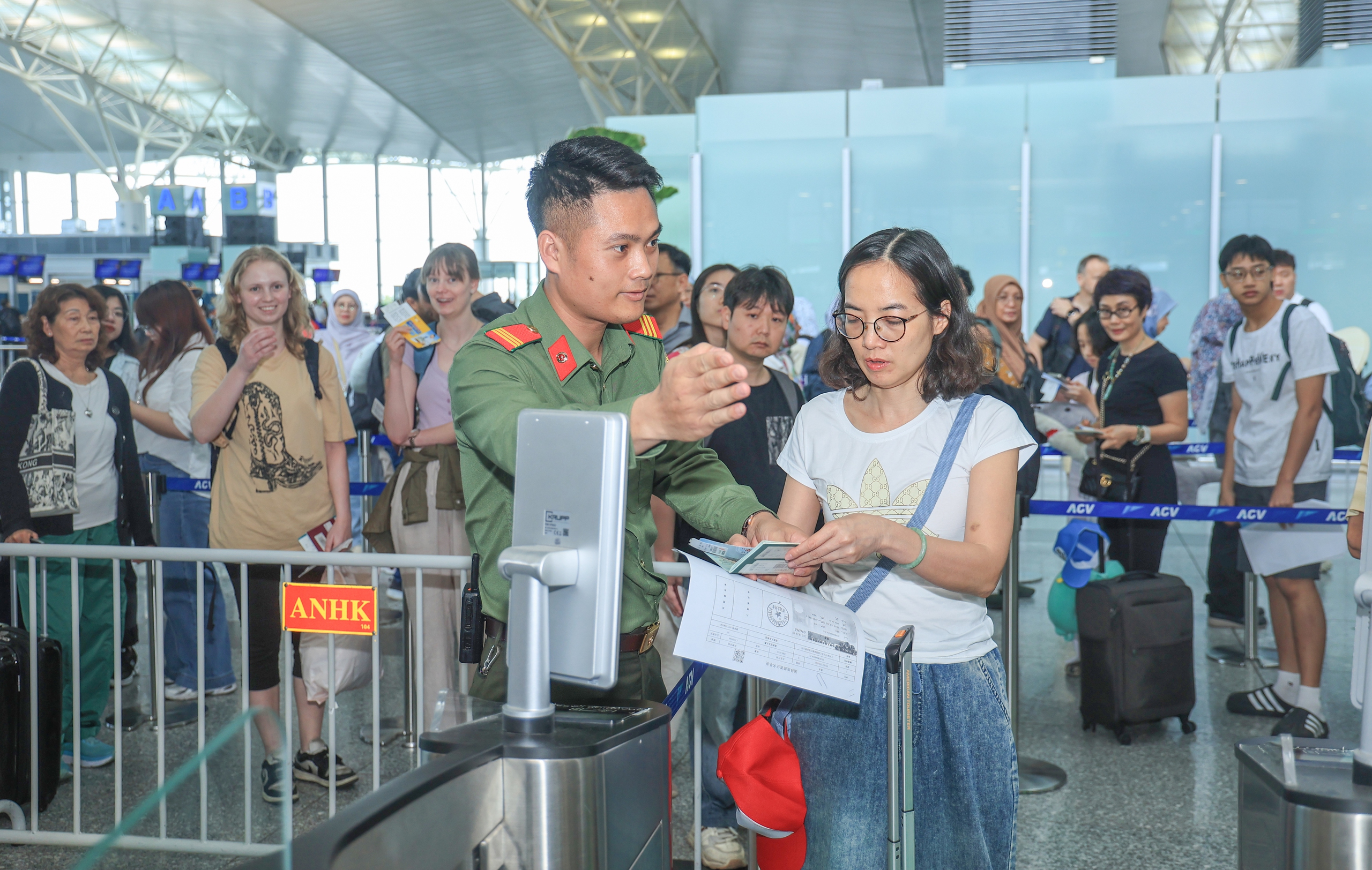 S&acirc;n bay Nội B&agrave;i sẵn s&agrave;ng đ&oacute;n 113 ngh&igrave;n lượt kh&aacute;ch ng&agrave;y cao điểm dịp lễ 30/4- Ảnh 8.