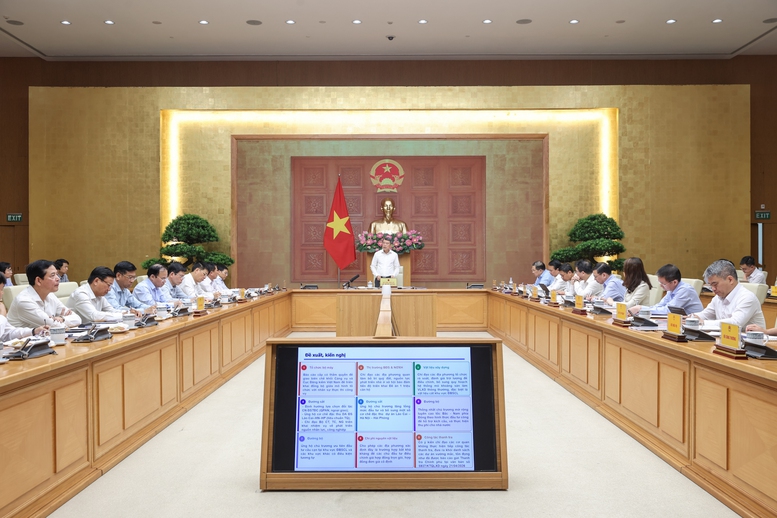 Thủ tướng: Mạnh dạn đề xuất cơ chế đột ph&aacute; thu h&uacute;t nguồn lực cho hạ tầng giao th&ocirc;ng- Ảnh 1.