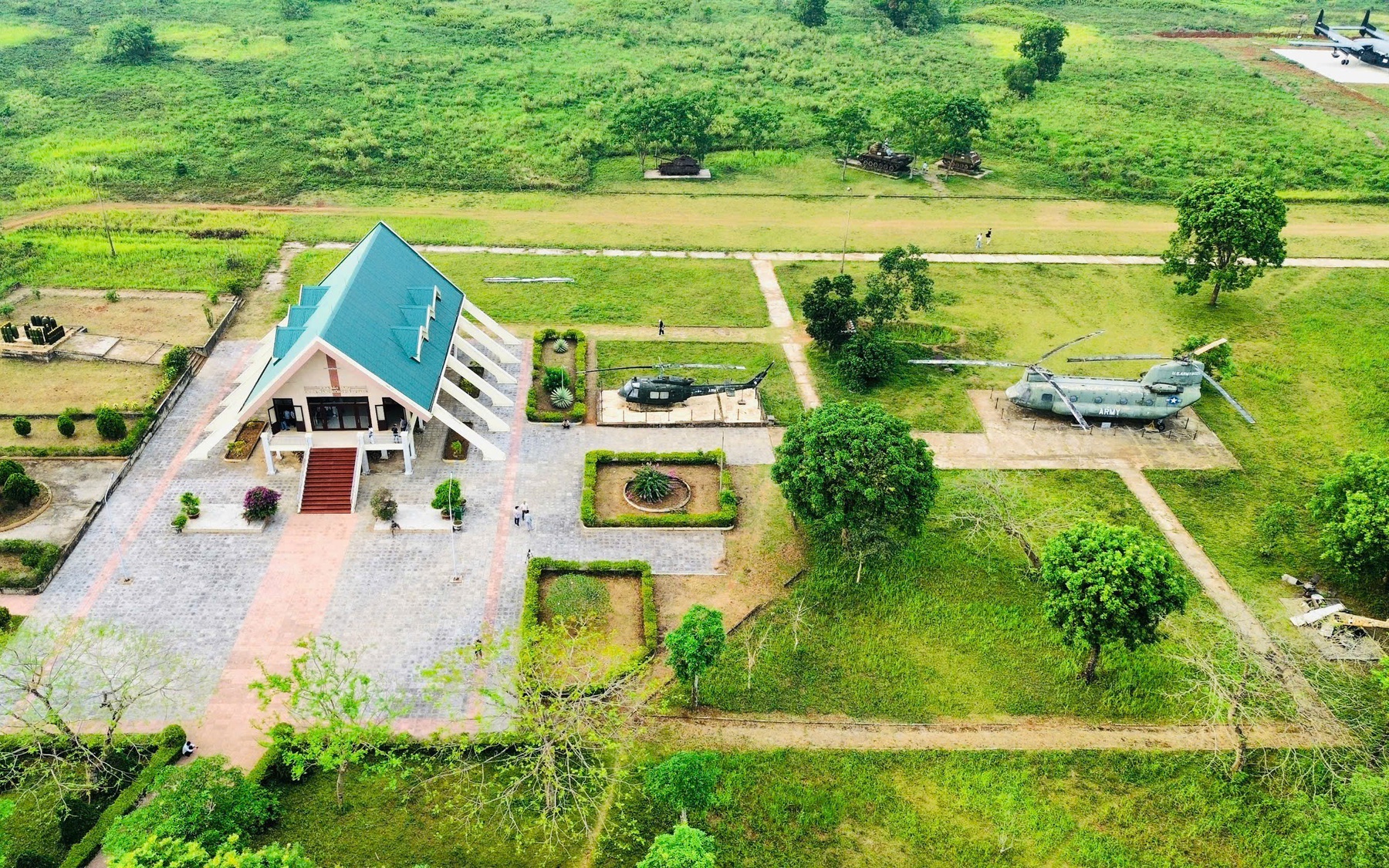 Kh&aacute;m ph&aacute; di t&iacute;ch lịch sử s&acirc;n bay T&agrave; Cơn tr&ecirc;n v&ugrave;ng &ldquo;đất lửa&rdquo; Quảng Trị