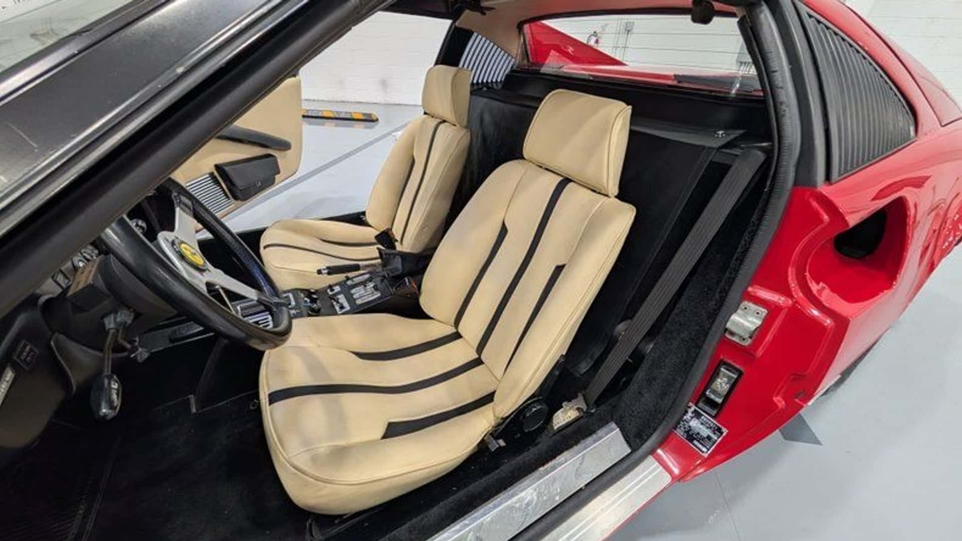 Ferrari trong phim "Thám tử Magnum" lên sàn đấu giá- Ảnh 3.