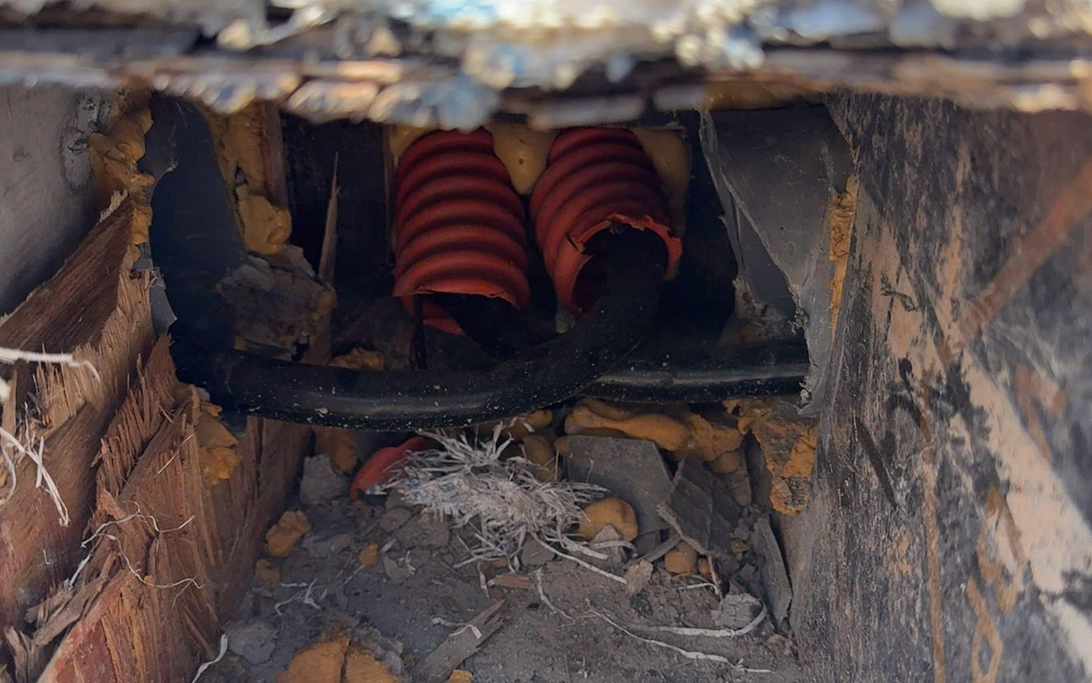 Bắt đối tượng cắt trộm gần 1km cáp điện trên cao tốc Bến Lức - Long Thành- Ảnh 3. Bắt đối tượng cắt trộm gần 1km cáp điện trên cao tốc Bến Lức - Long Thành- Ảnh 3.