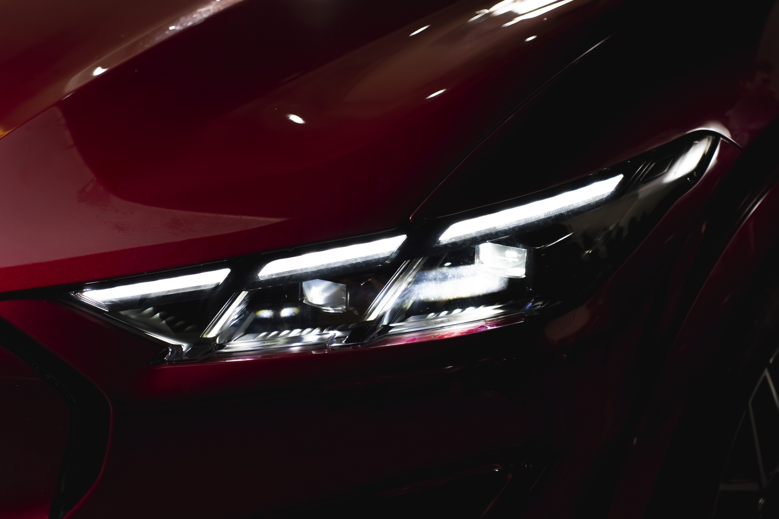 Xe điện Ford Mustang Mach-E giảm giá tới 900 triệu đồng- Ảnh 2.