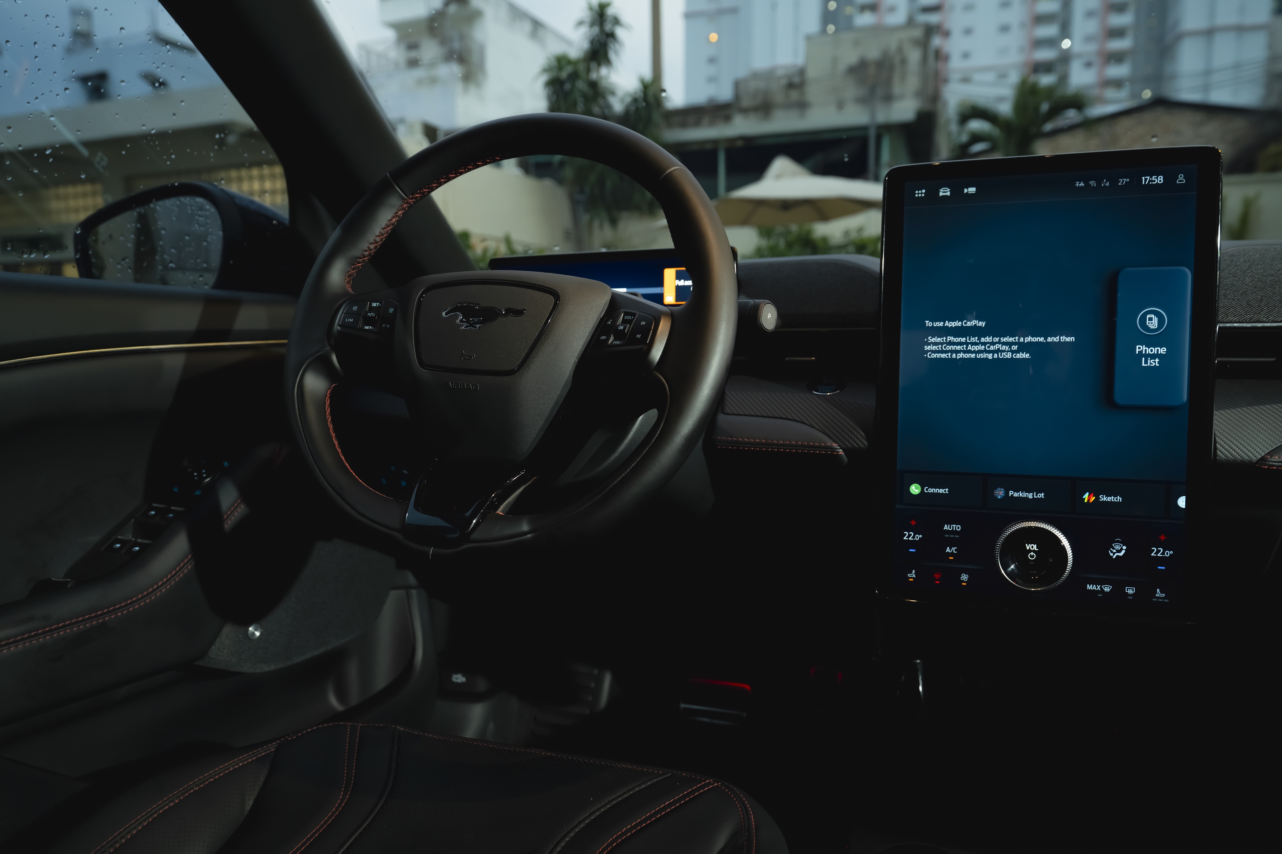 Xe điện Ford Mustang Mach-E giảm giá tới 900 triệu đồng- Ảnh 5.