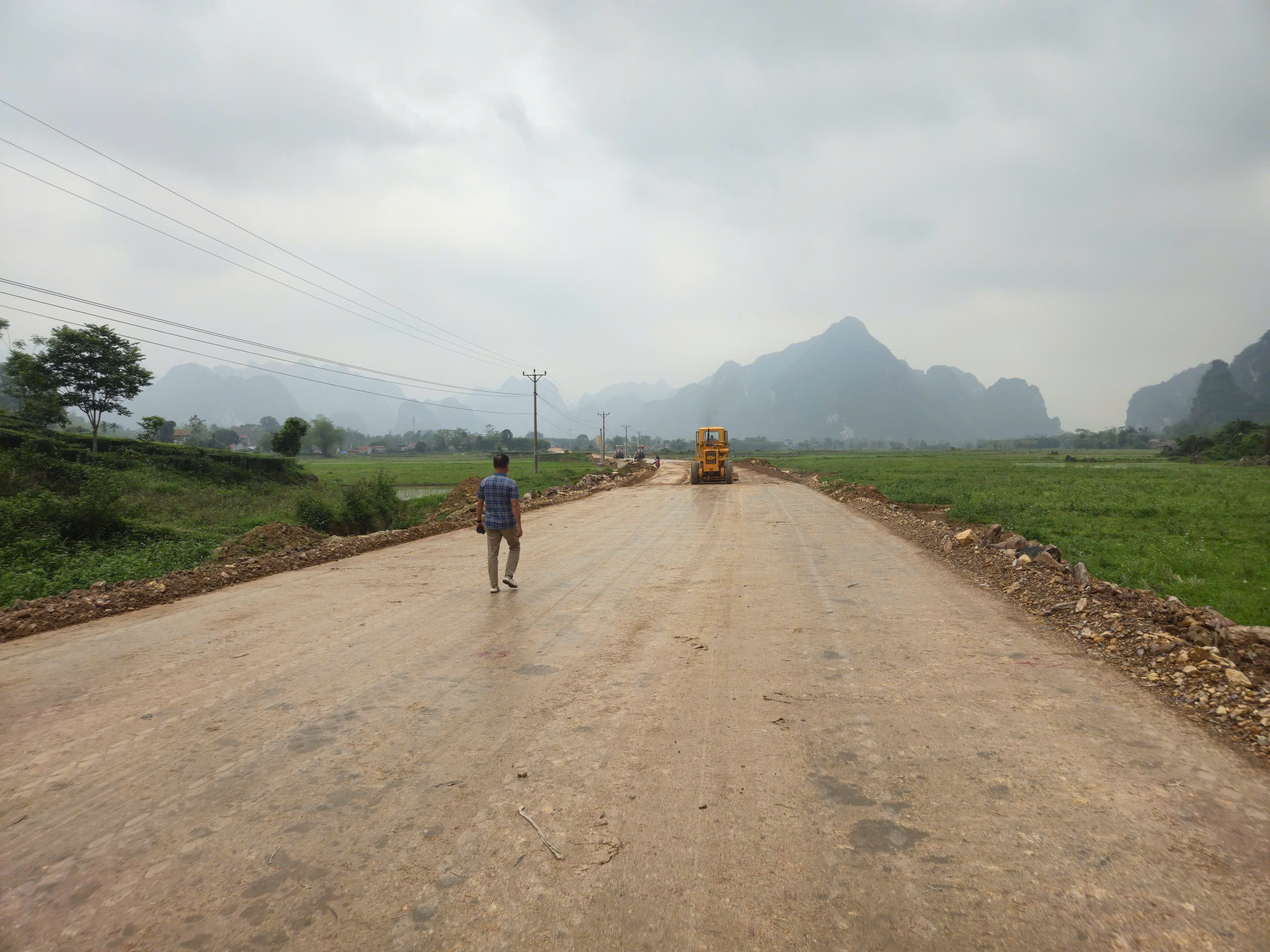 Giữ nhịp thi c&ocirc;ng giữa &ldquo;b&atilde;o gi&aacute;&rdquo; nhi&ecirc;n liệu ở c&aacute;c c&ocirc;ng tr&igrave;nh giao th&ocirc;ng Th&aacute;i Nguy&ecirc;n- Ảnh 2.