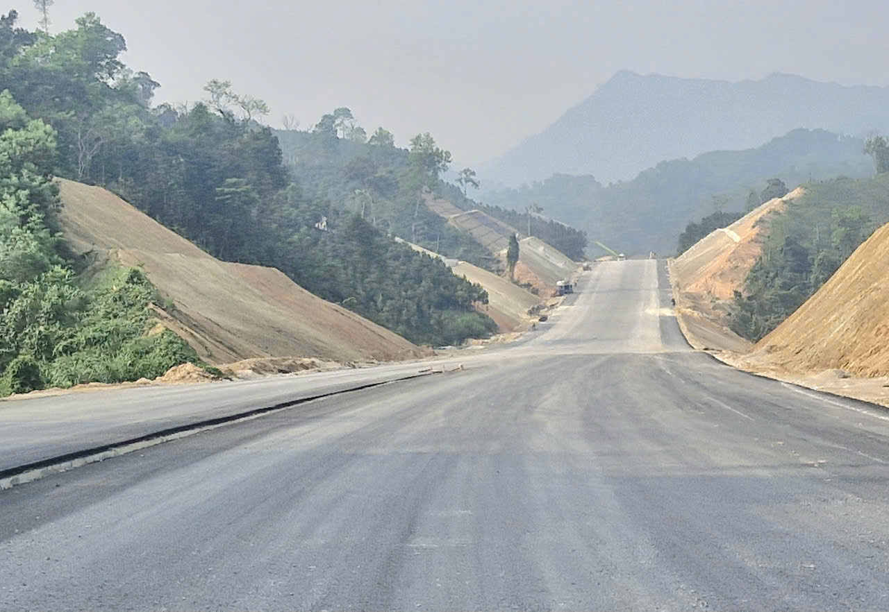 Cận cảnh Chiến dịch Đ&ocirc;ng Kh&ecirc;, gi&uacute;p đường cao tốc Đồng Đăng &ndash; Tr&agrave; Lĩnh về đ&iacute;ch- Ảnh 19.