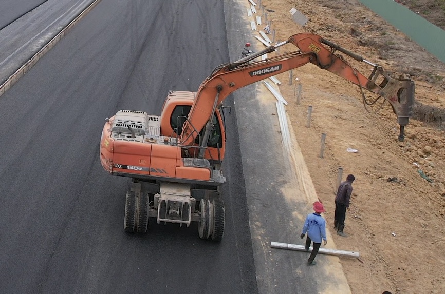 Giữ nhịp thi c&ocirc;ng xuy&ecirc;n lễ, đẩy tiến độ c&aacute;c dự &aacute;n hạ tầng trọng điểm ở TP Đồng Nai- Ảnh 3.
